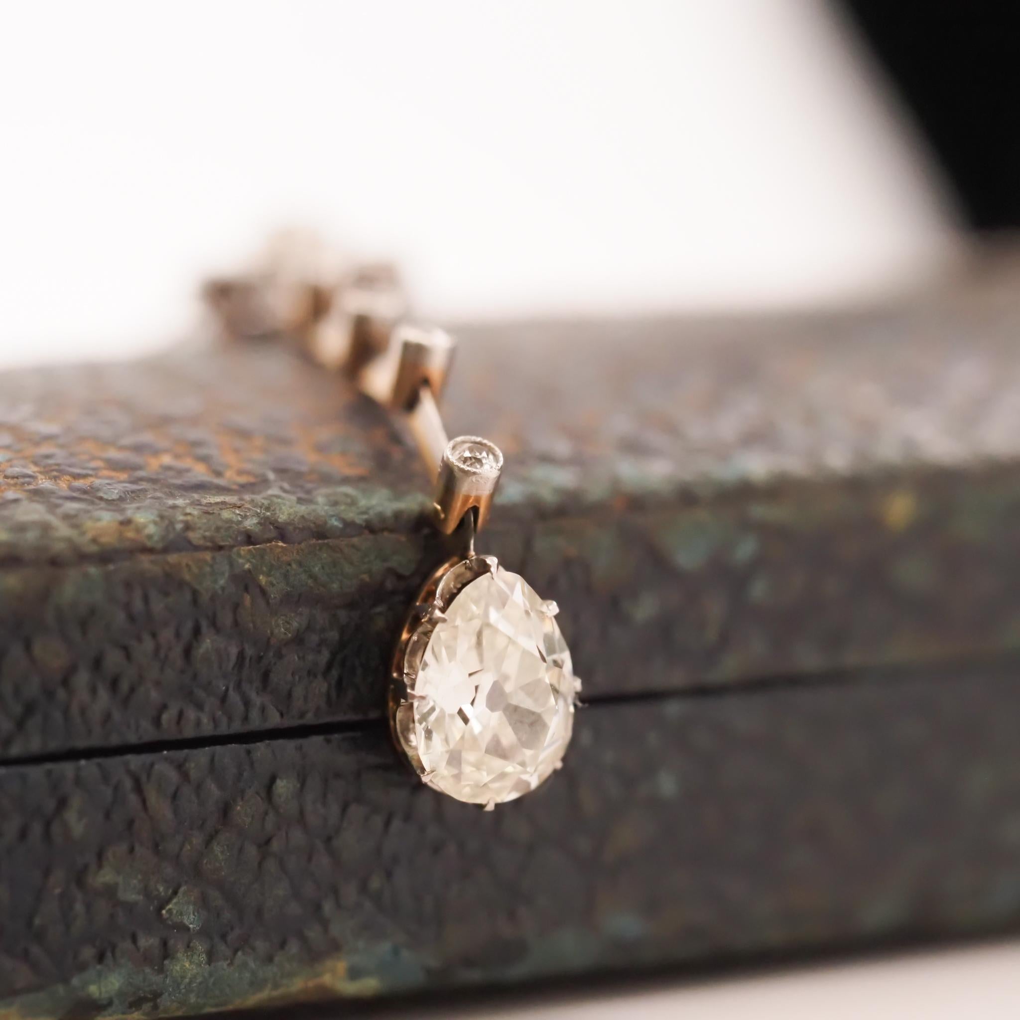 Circa 1900er Jahre Edwardianische 14K Gelbgold 2,00 Karat antike birnenförmige Diamant-Tropfen-Halskette im Angebot 1