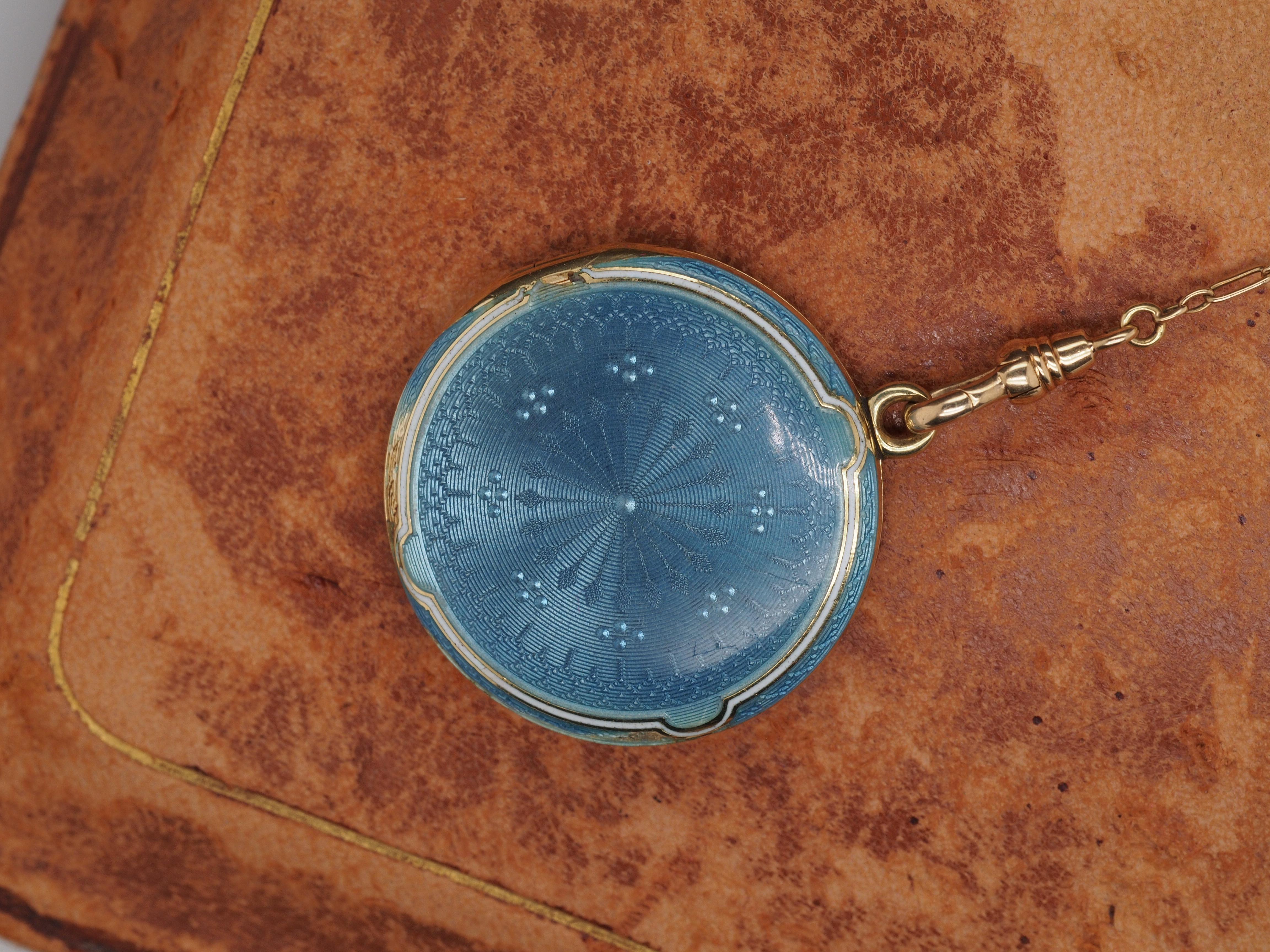 Circa 1900s Edwardian 14K Yellow Gold Enamel Necklace & Locket Pendant In Good Condition For Sale In Hicksville, NY