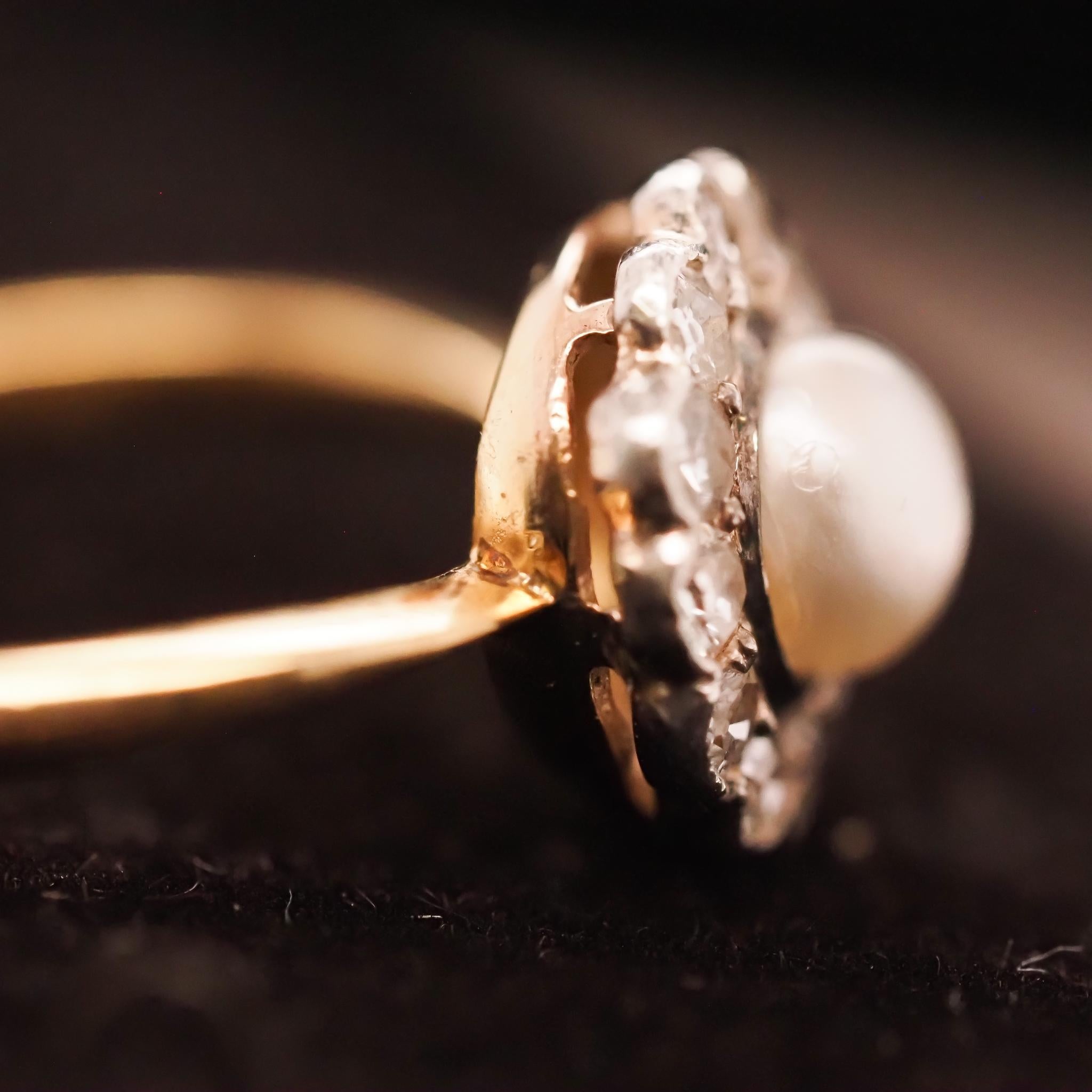 Circa 1900er Jahre Edwardianischer 14K Gelbgold Perle und alter europäischer Diamantring (Alteuropäischer Schliff) im Angebot