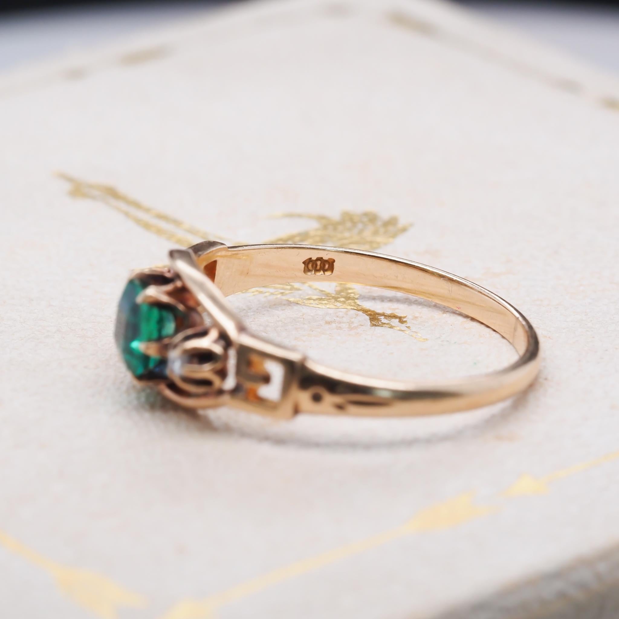 Women's or Men's Circa 1900s Edwardian Emerald and Rose Cut Diamond Engagement Ring