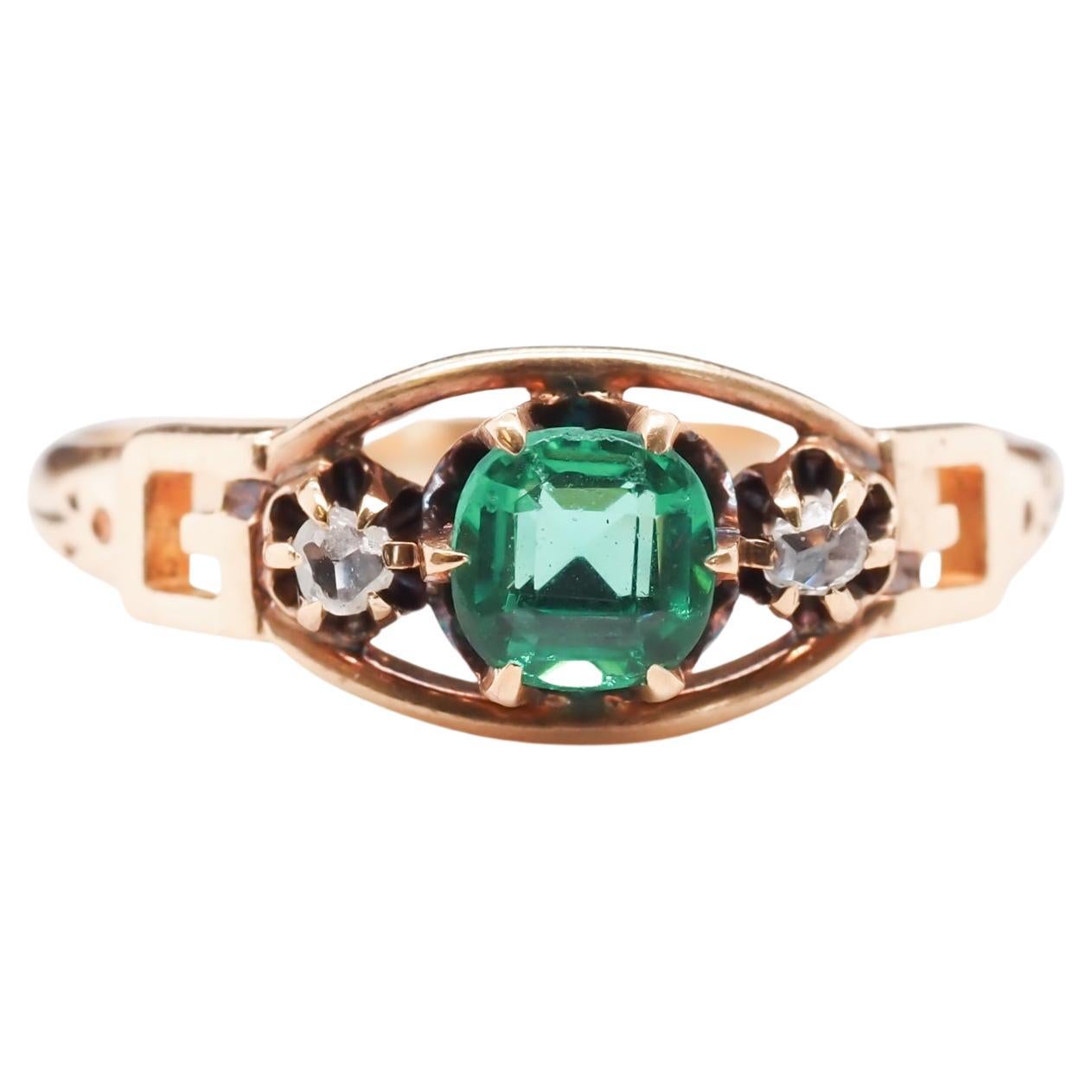Circa 1900s Edwardian Emerald and Rose Cut Diamond Engagement Ring For Sale
