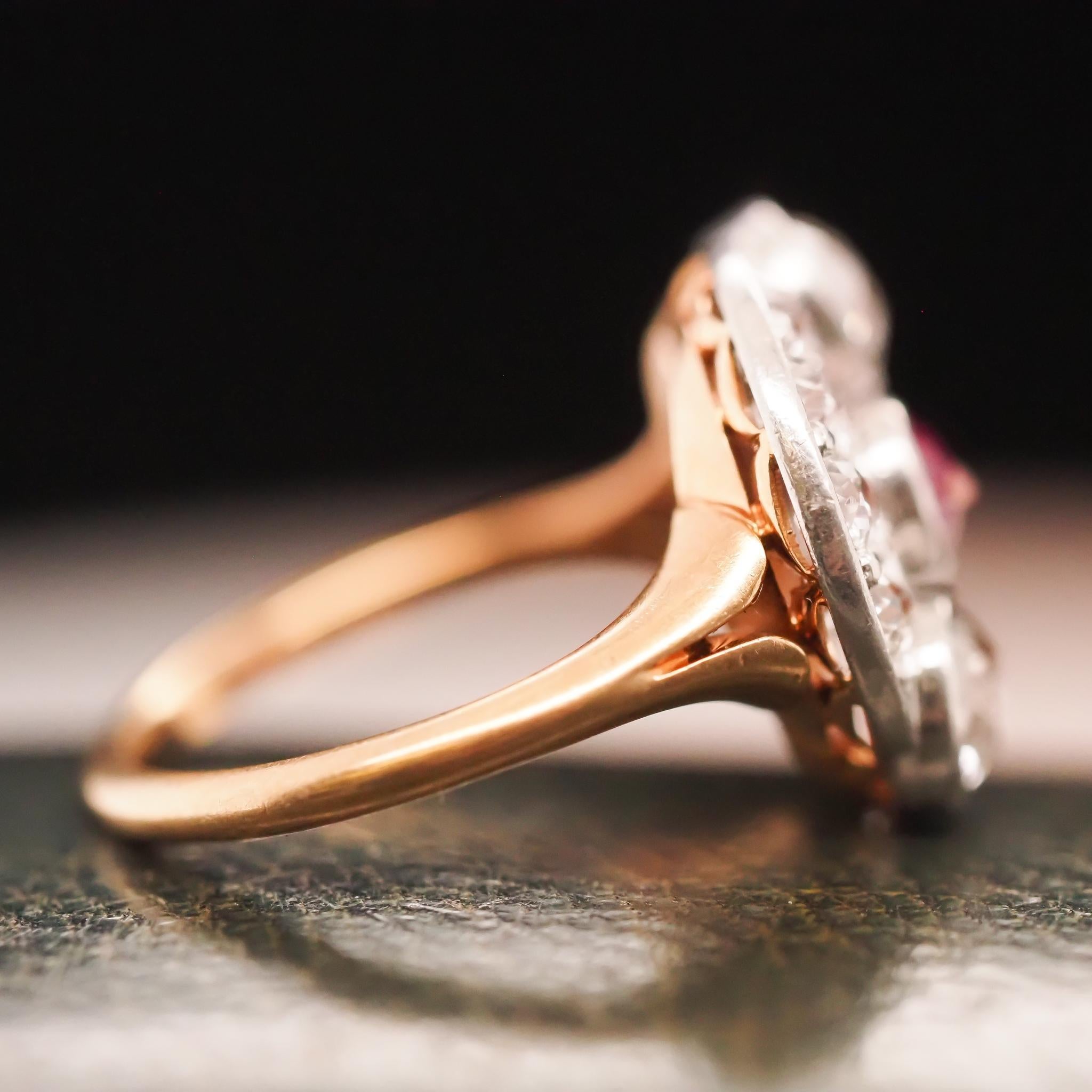 Ring aus edwardianischem natürlichem Rubin und altem europäischem Diamanten, um 1900 im Zustand „Gut“ im Angebot in Atlanta, GA