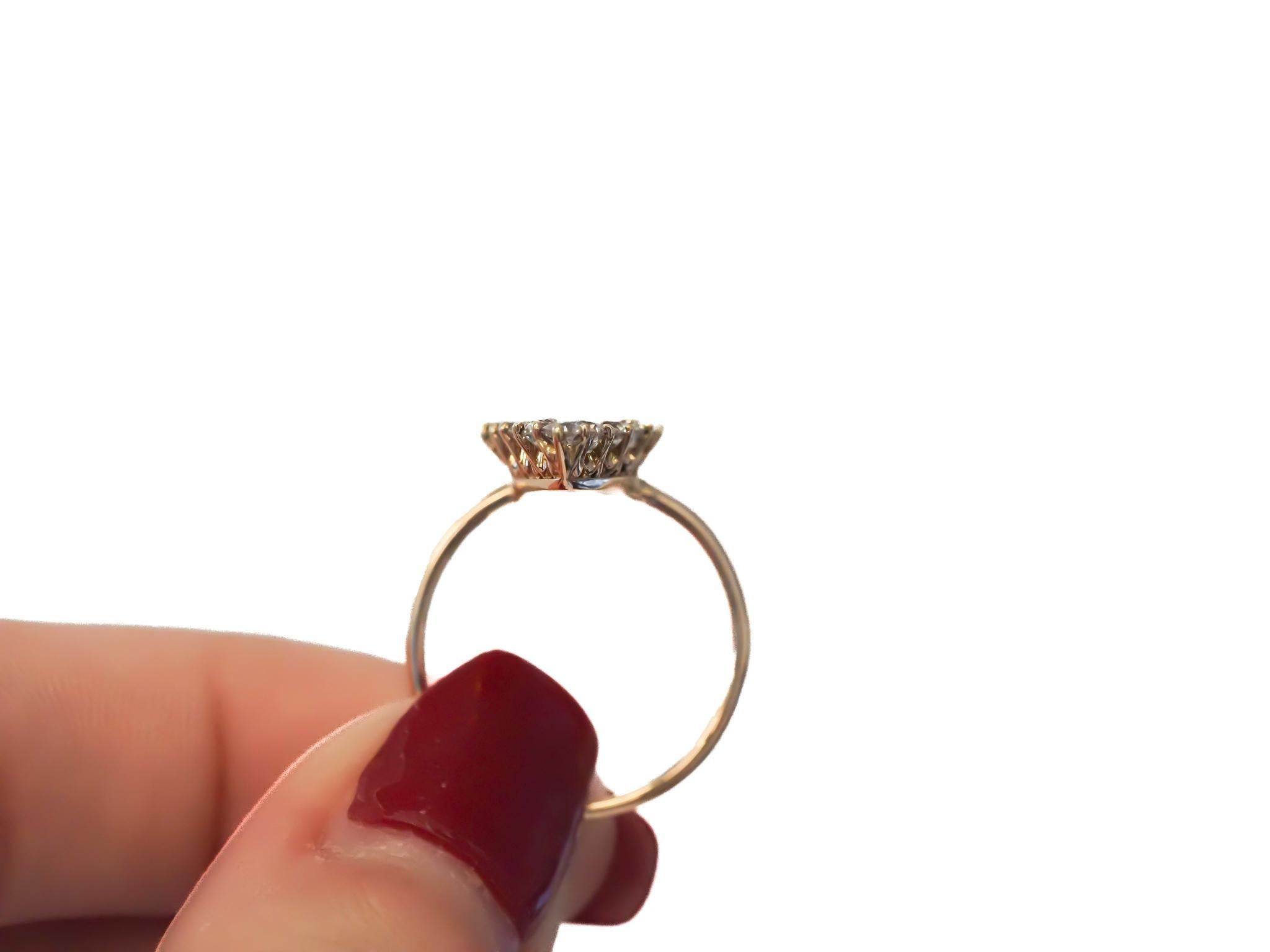 Circa 1900 Bague Navette en Emeraude et Diamants Mine Ancienne Pour femmes en vente