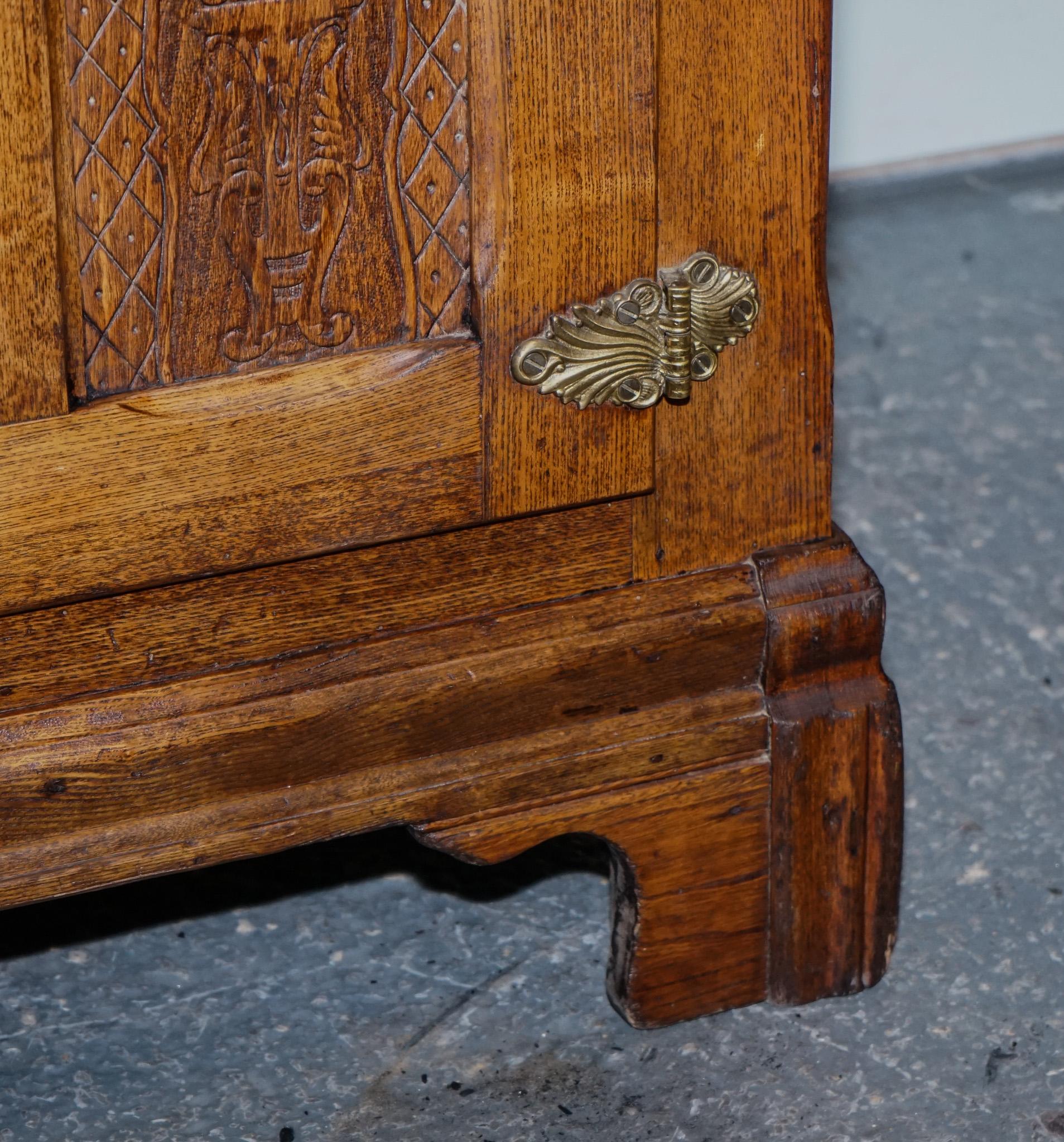 CIRCA 1900'S LARGE NORTH AMERiCAN ALASKA MUSKEGON OAK LARDER ICE BOX COLLECTABLE For Sale 4