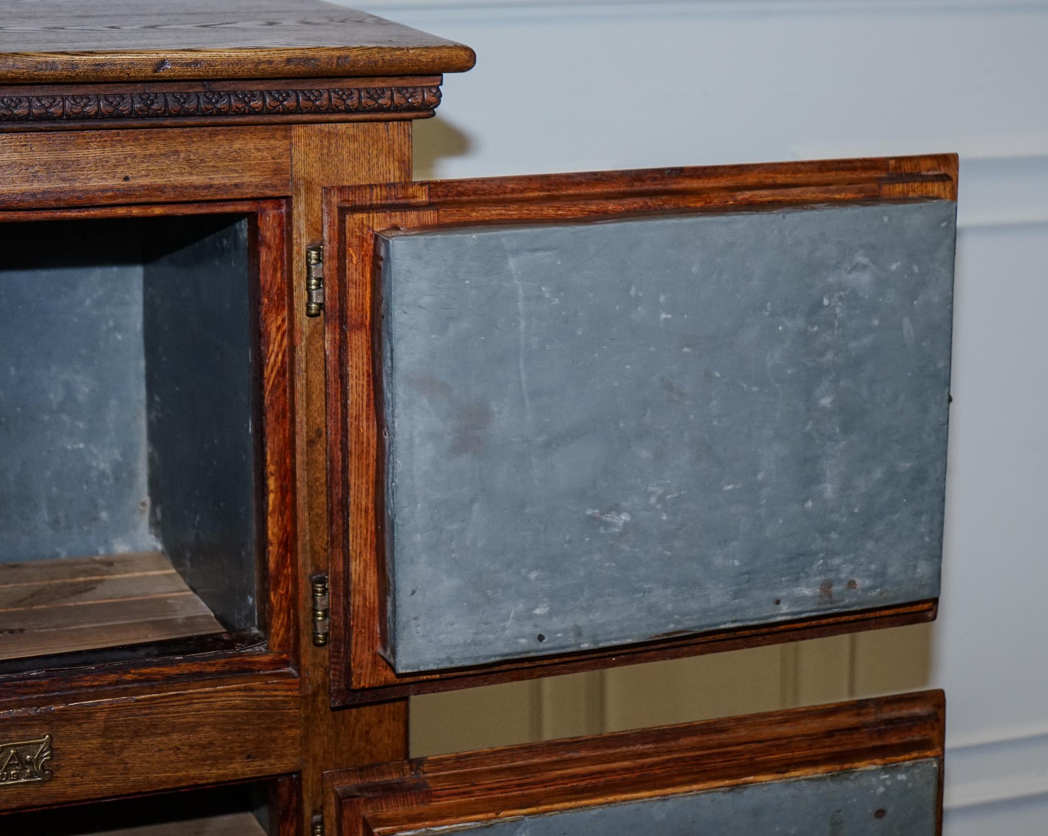 CIRCA 1900'S LARGE NORTH AMERiCAN ALASKA MUSKEGON OAK LARDER ICE BOX COLLECTABLE For Sale 6