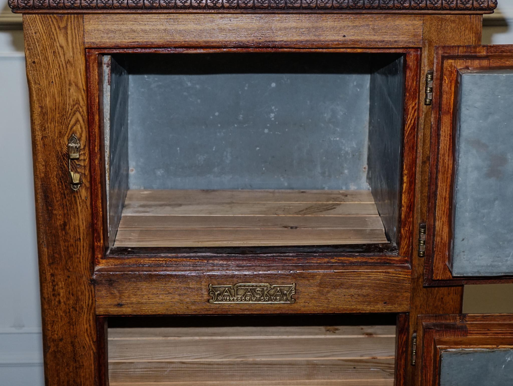 CIRCA 1900'S LARGE NORTH AMERiCAN ALASKA MUSKEGON OAK LARDER ICE BOX COLLECTABLE For Sale 8