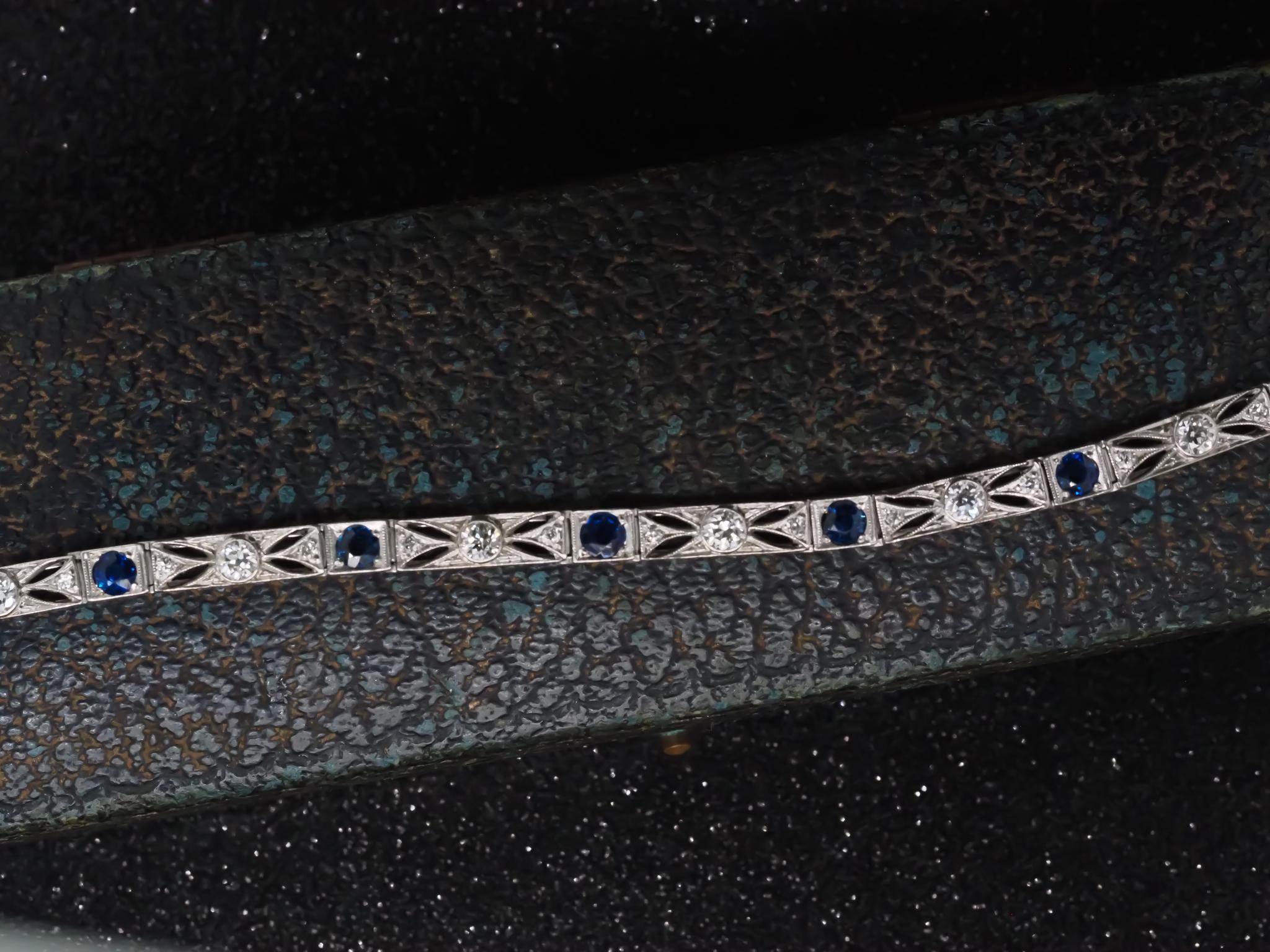 Collar de platino y zafiro azul real sin calentar de alrededor de 1900 en venta 1