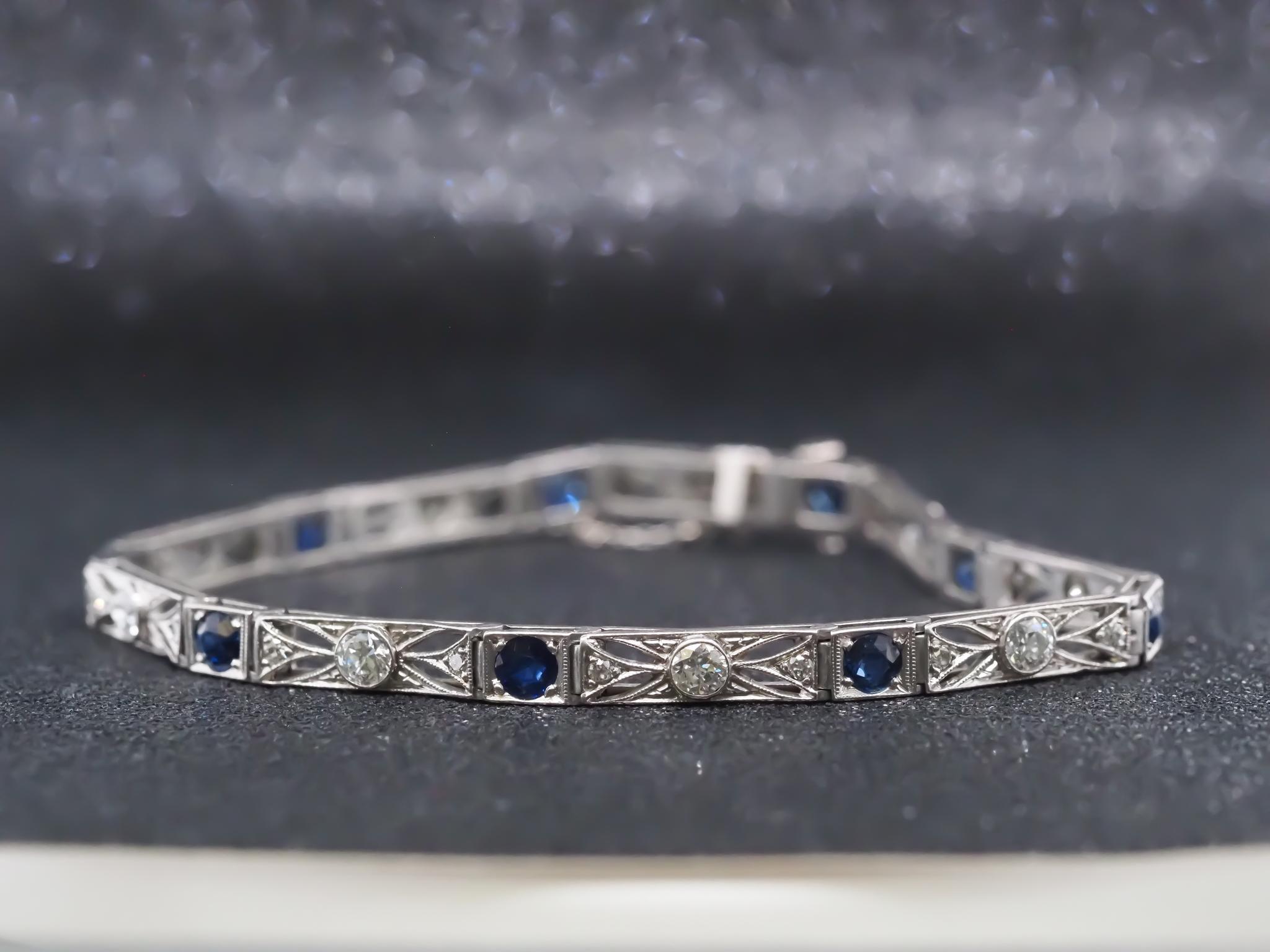 Collar de platino y zafiro azul real sin calentar de alrededor de 1900 en venta