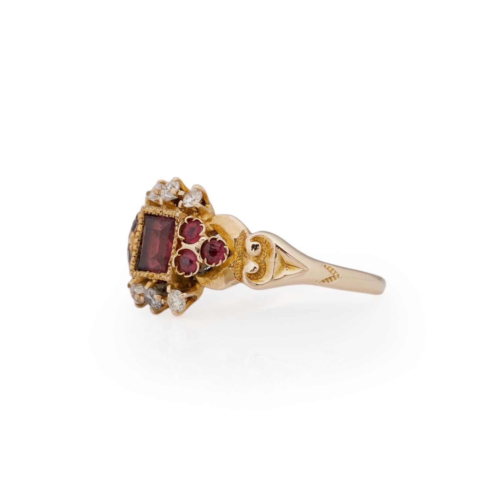 circa 1900's Victorian 10K Yellow Gold Vintage Garnet and Diamond Statement Ring In Good Condition In Addison, TX