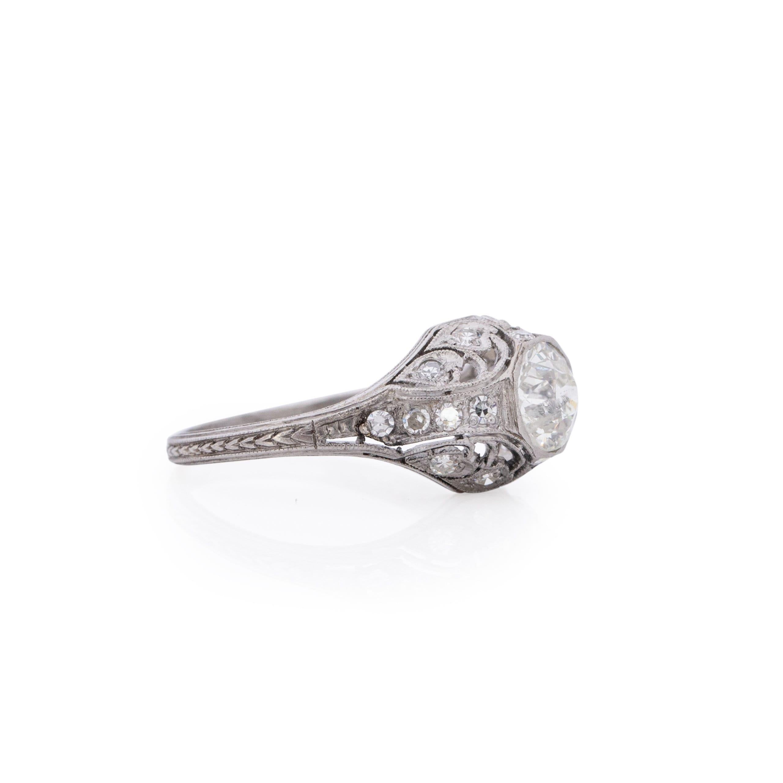 Circa 1901 Edwardian Platinum .98Ct Diamond Antique Filigree Engagement Ring Bon état - En vente à Addison, TX