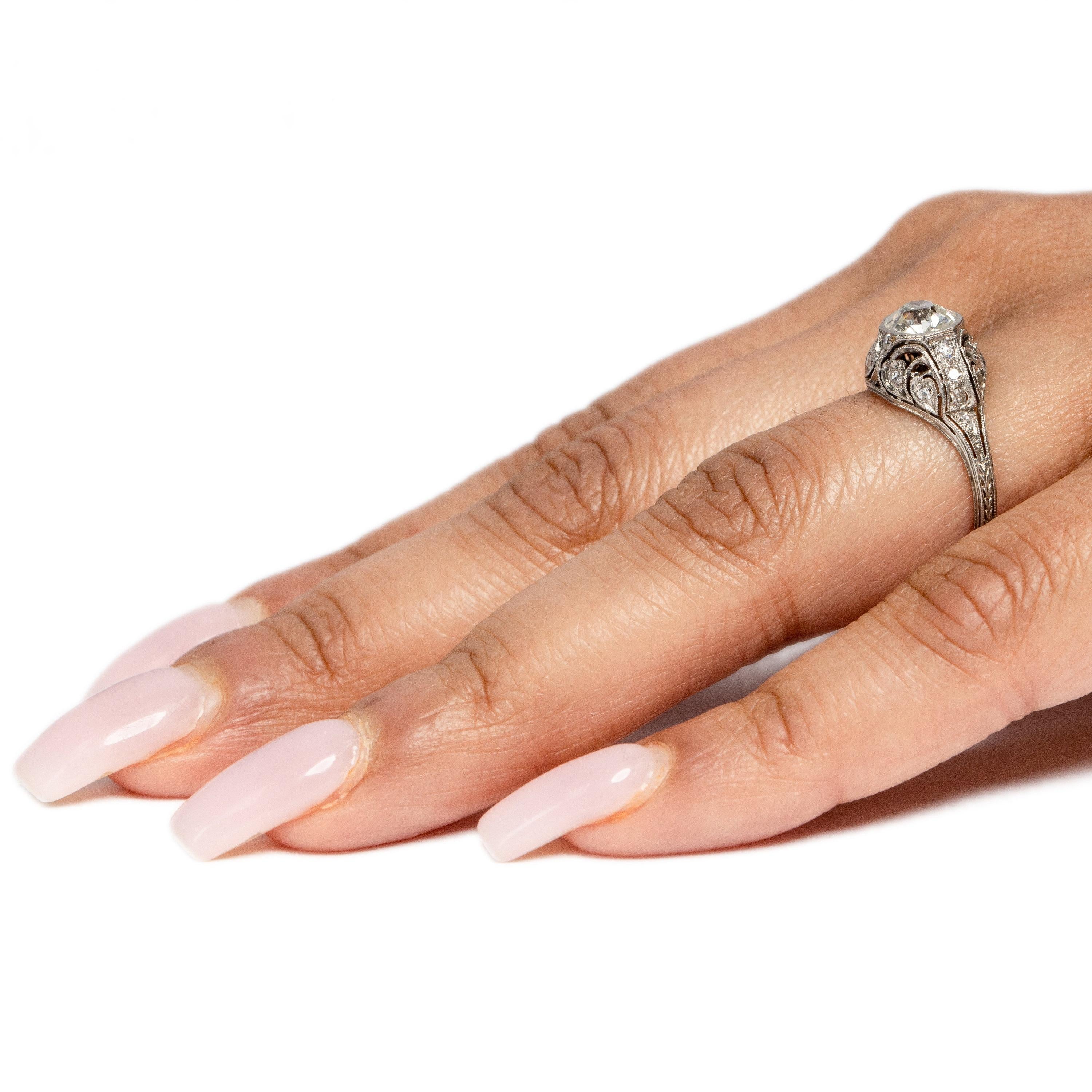 Circa 1901 Edwardian Platinum .98Ct Diamond Antique Filigree Engagement Ring en vente 2