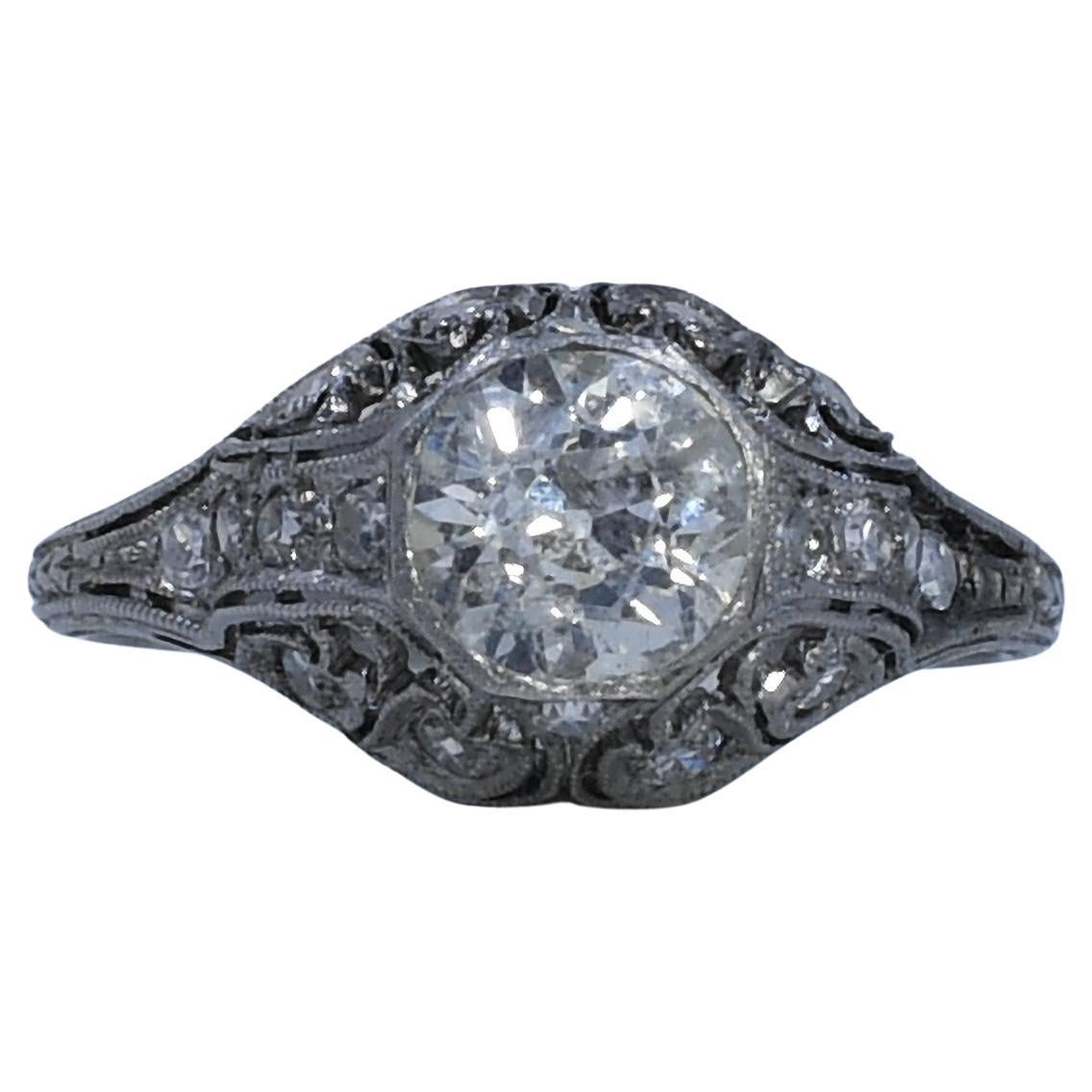 Circa 1901 Edwardian Platinum .98Ct Diamond Antique Filigree Engagement Ring en vente