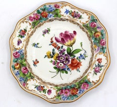 Circa 1902-1911 Pareja enfrentada de platos de postre de porcelana reticulada, Carl Thieme