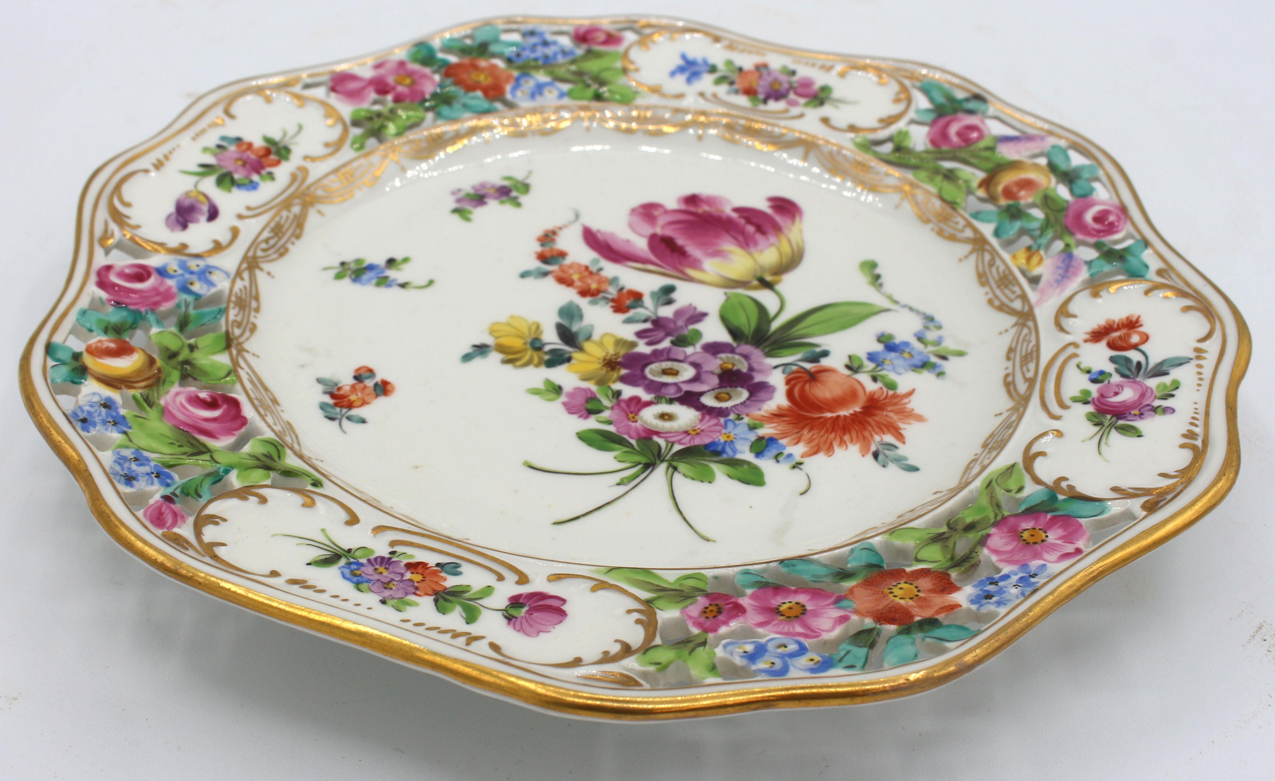 Arts and Crafts Circa 1902-1911 Facing Pair of Reticulated Porcelain Dessert Plates, Carl Thieme For Sale