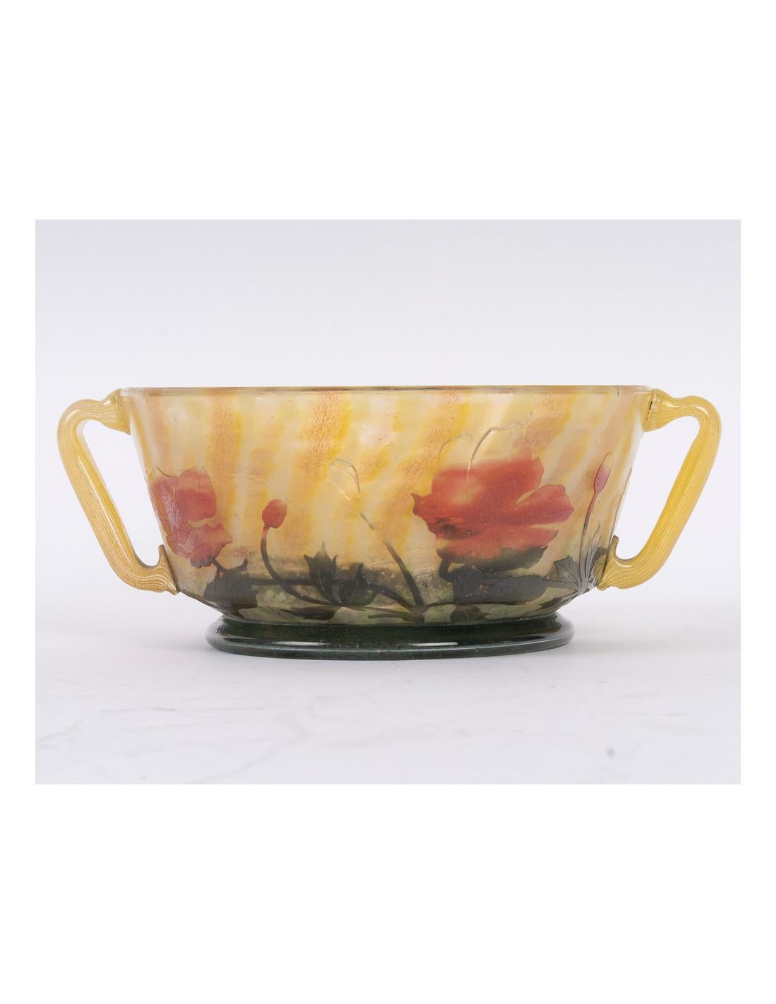 Circa 1905 - DAUM Nancy, Glass bowl For Sale 1