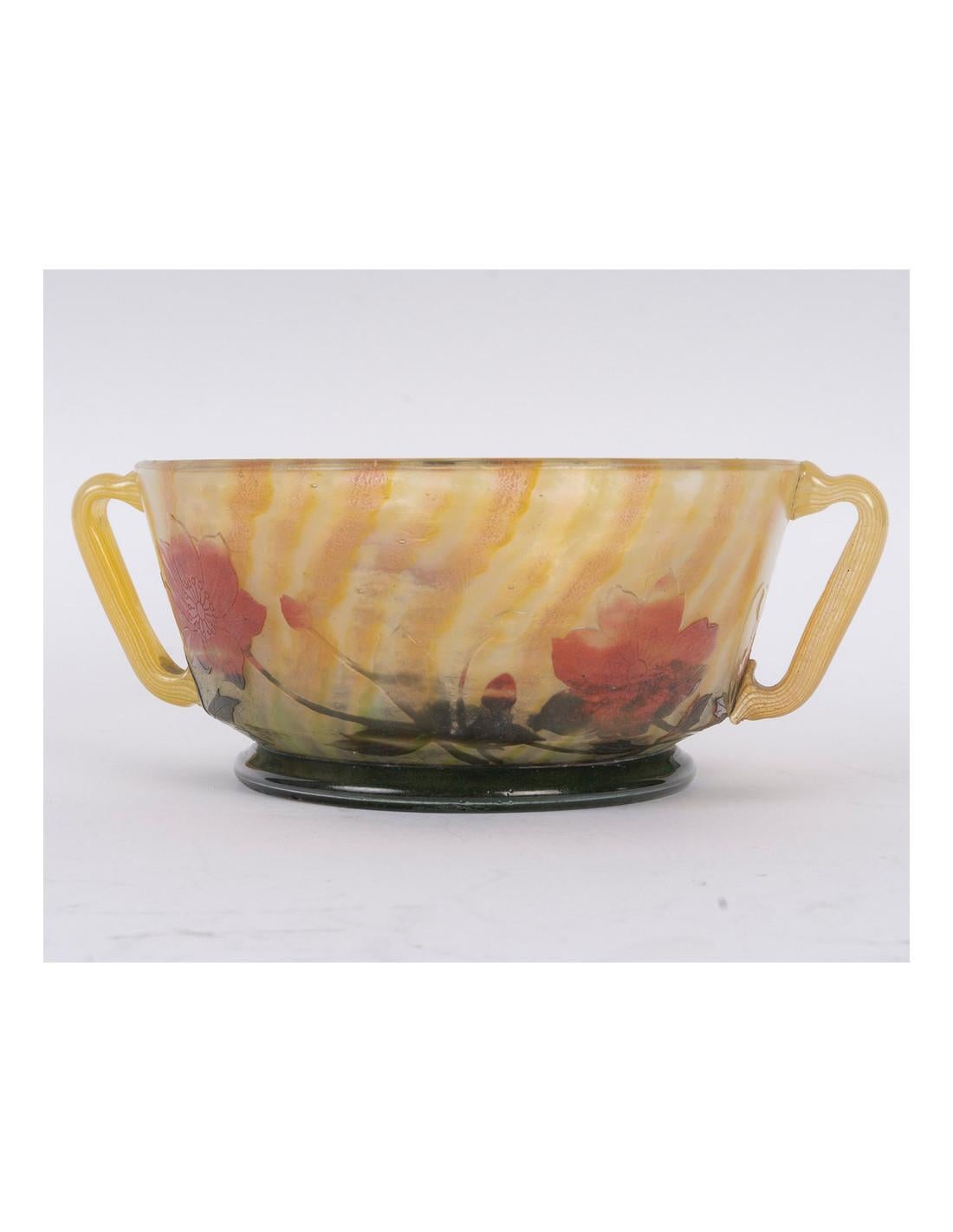 Circa 1905 - DAUM Nancy, Glass bowl For Sale 5
