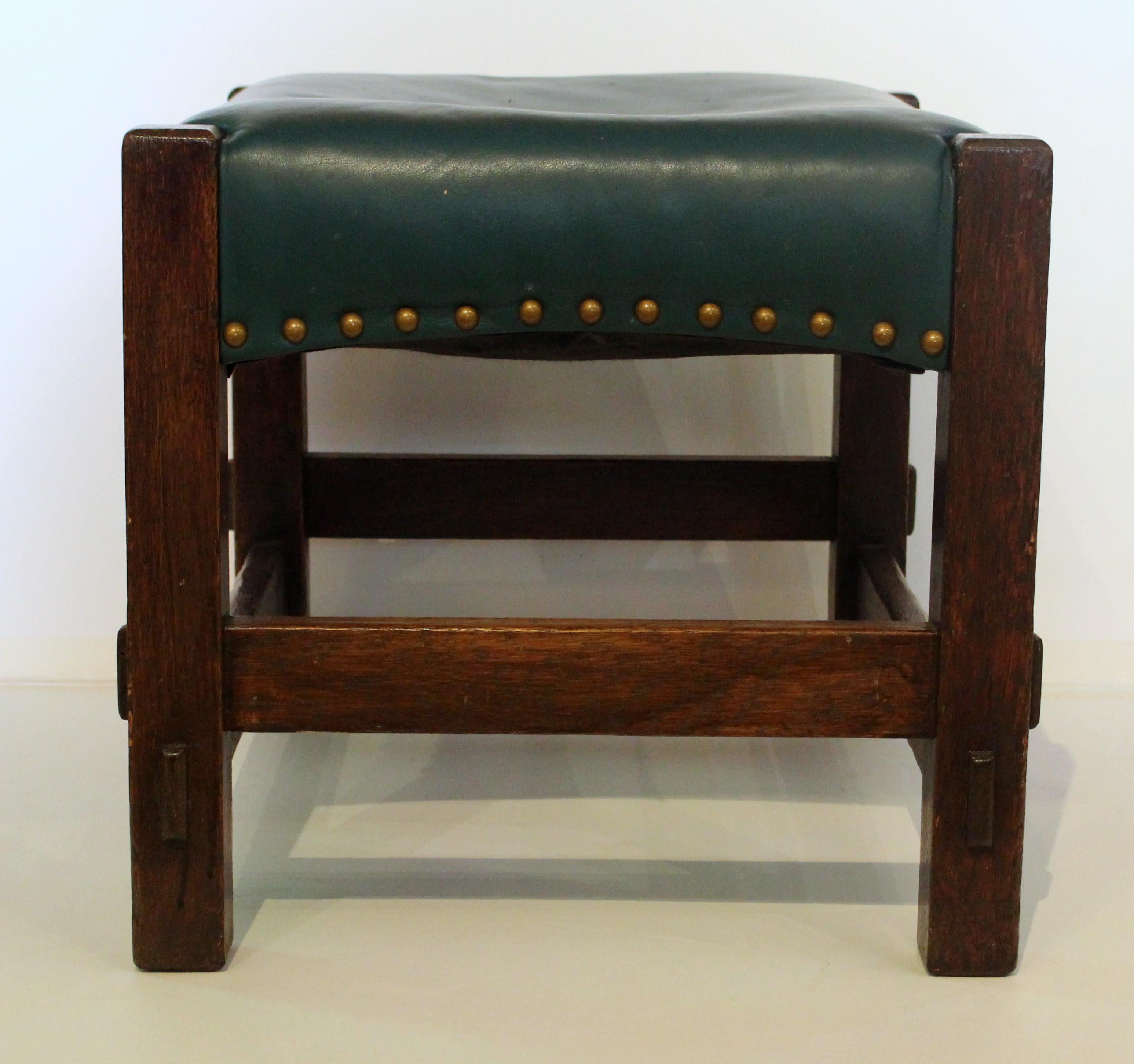 Gustav Stickley Stool, circa 1905  In Good Condition In Chapel Hill, NC