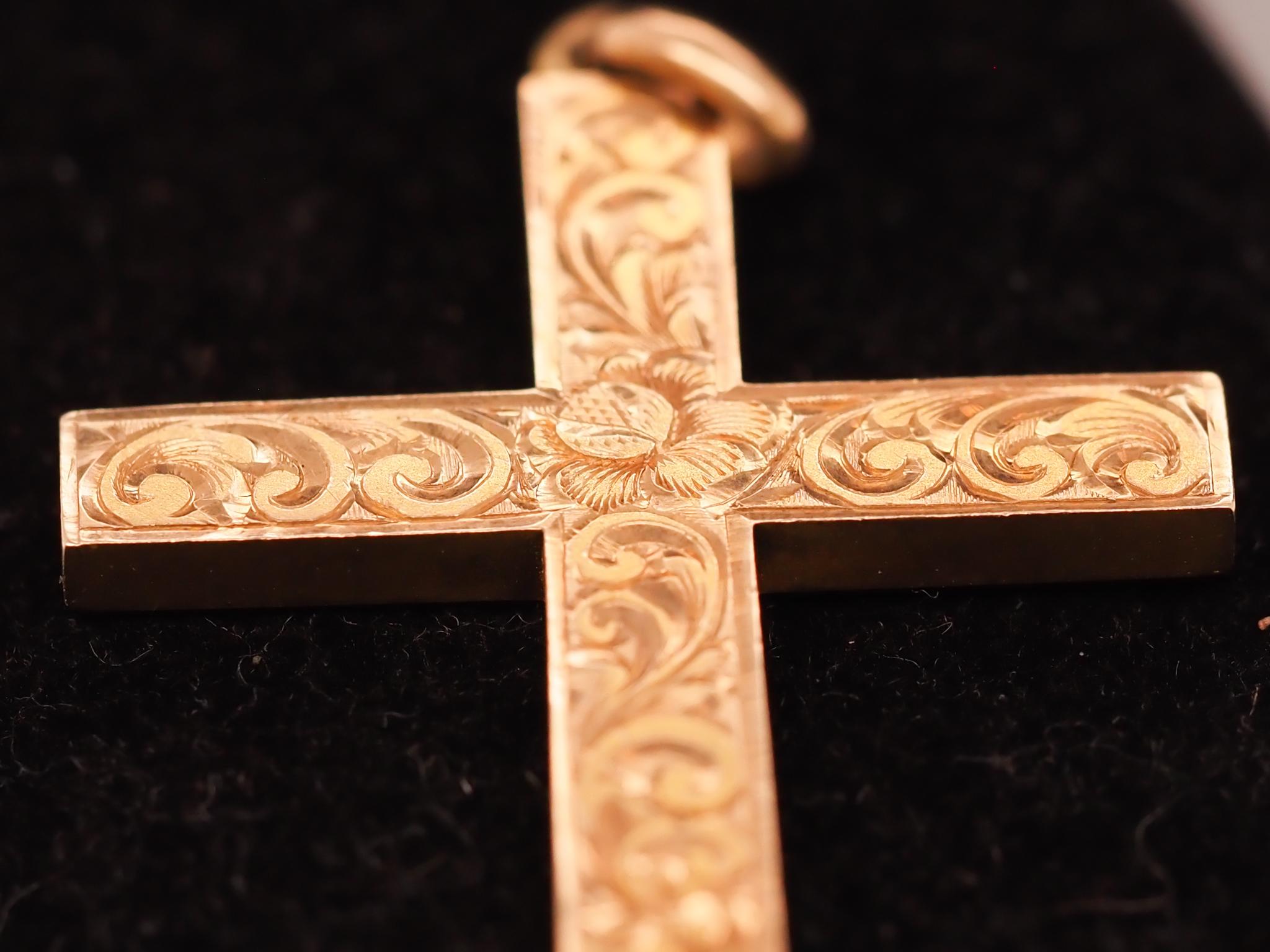 Women's or Men's Circa 1908 14K Yellow Gold Engraved Floral Cross For Sale