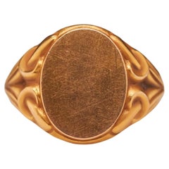 Antique Circa 1910 12K Yellow Gold Art Nouveau Signet Ring with Motif