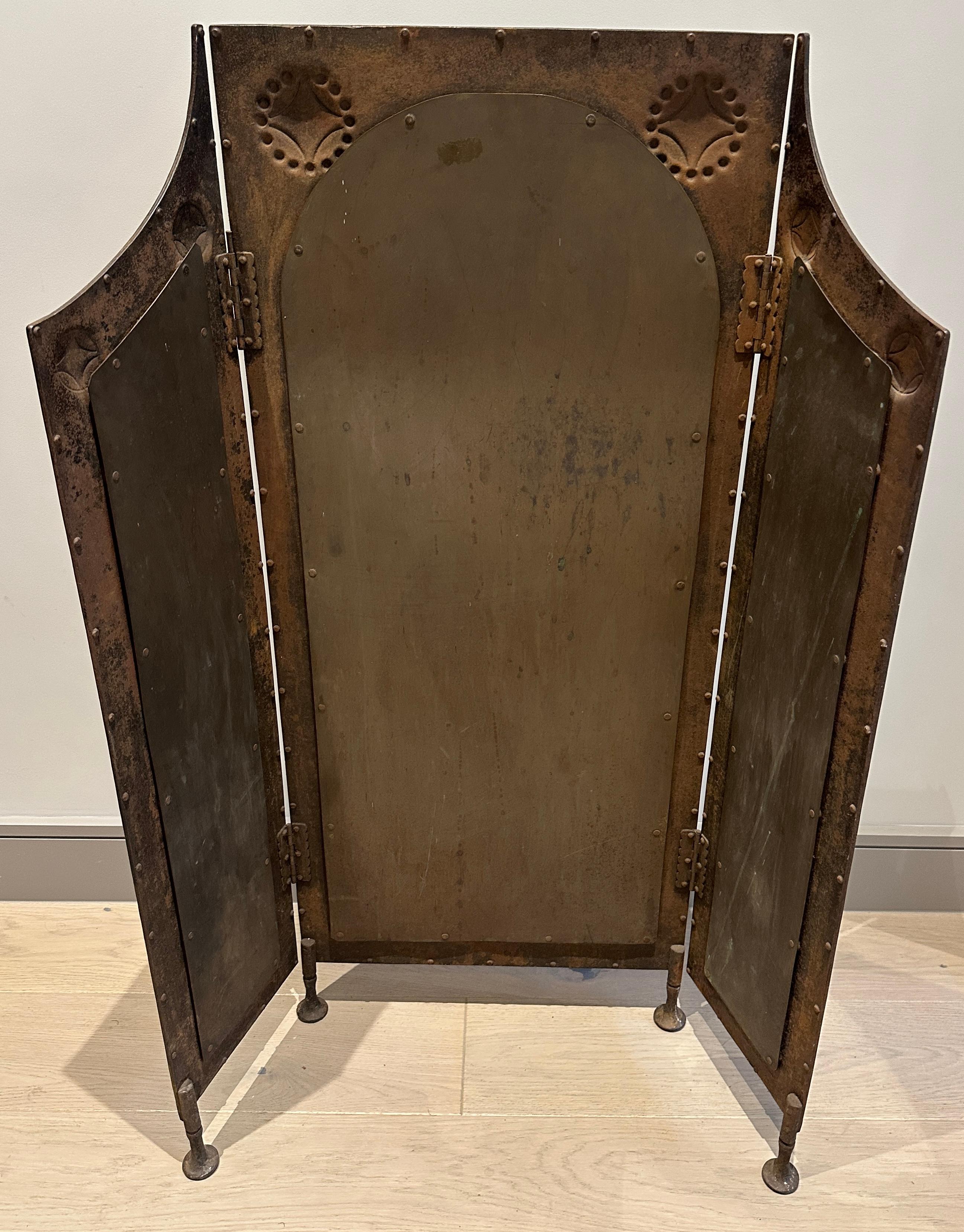 Parafuoco Decorative Crafts del 1910 circa Attribuito a Richard Riemerschmid in vendita 11