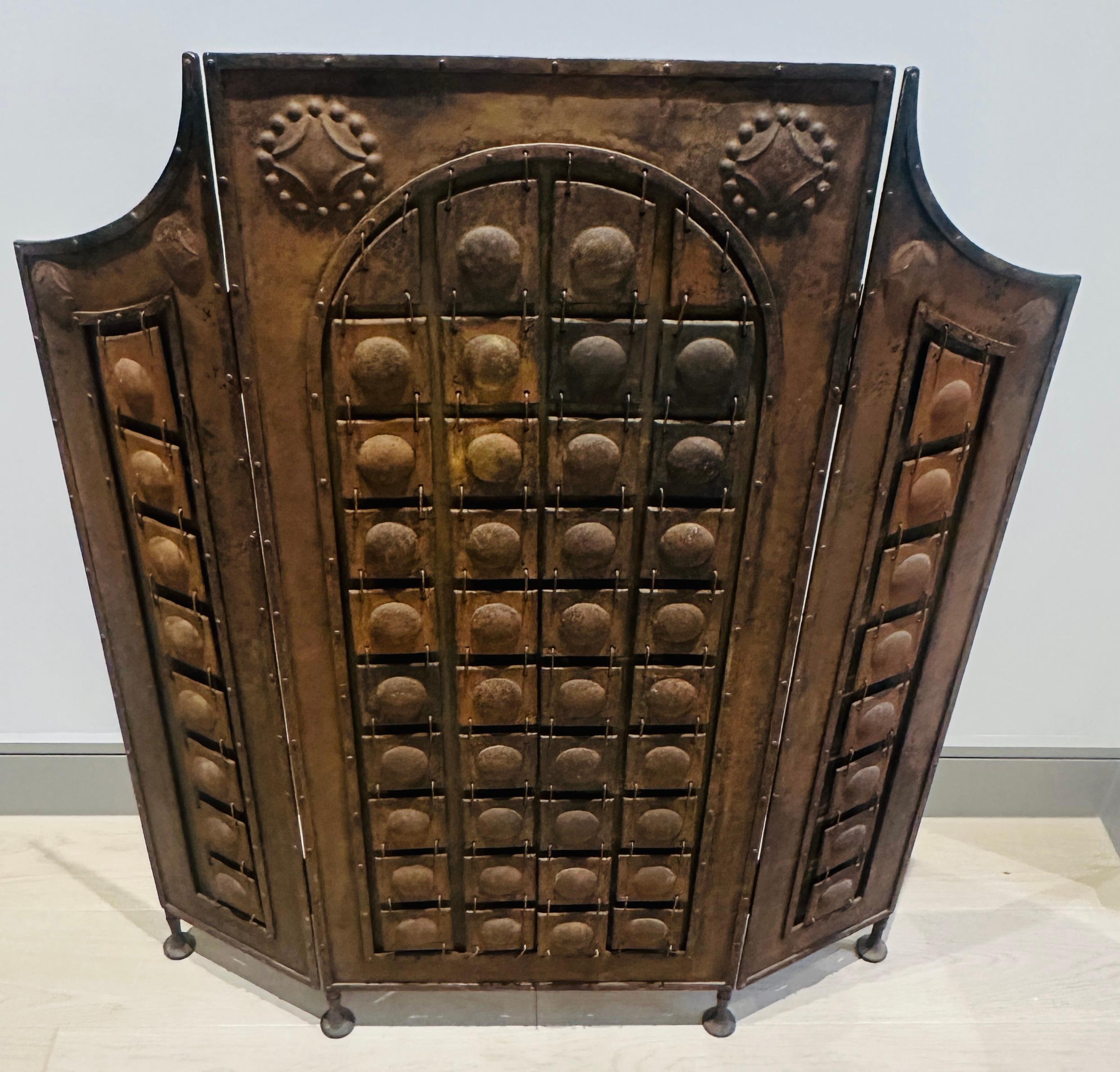 Tedesco Parafuoco Decorative Crafts del 1910 circa Attribuito a Richard Riemerschmid in vendita