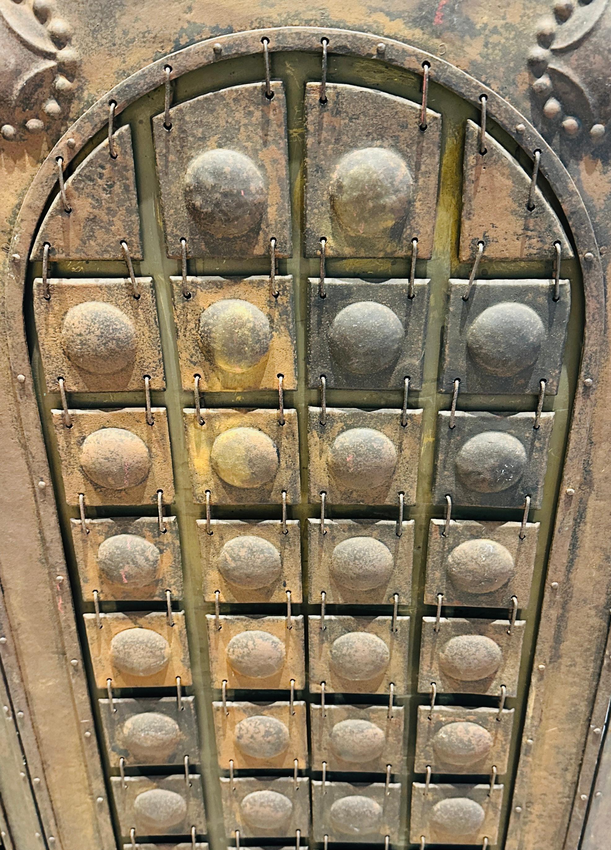 Parafuoco Decorative Crafts del 1910 circa Attribuito a Richard Riemerschmid In condizioni buone in vendita a London, England