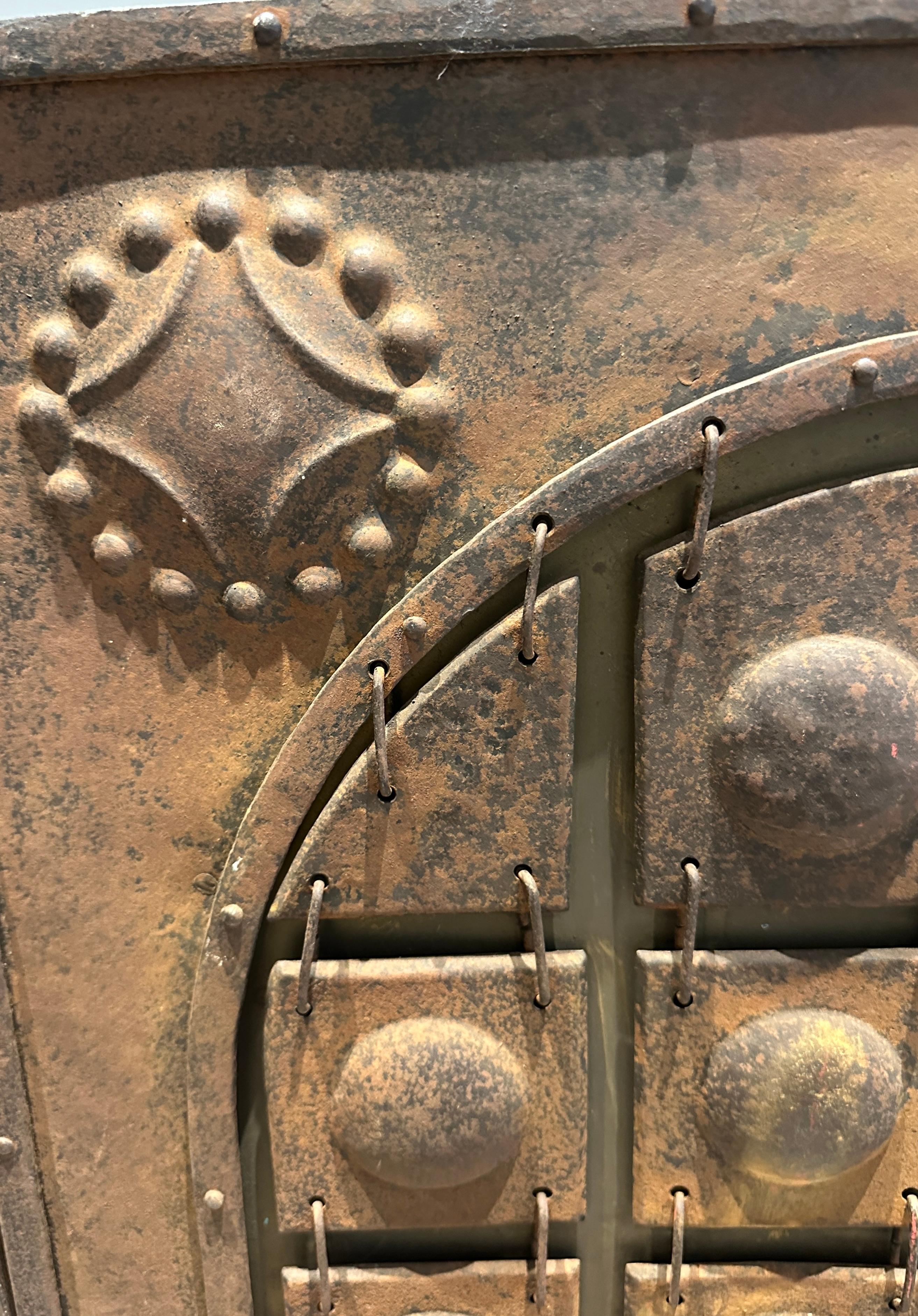 XX secolo Parafuoco Decorative Crafts del 1910 circa Attribuito a Richard Riemerschmid in vendita