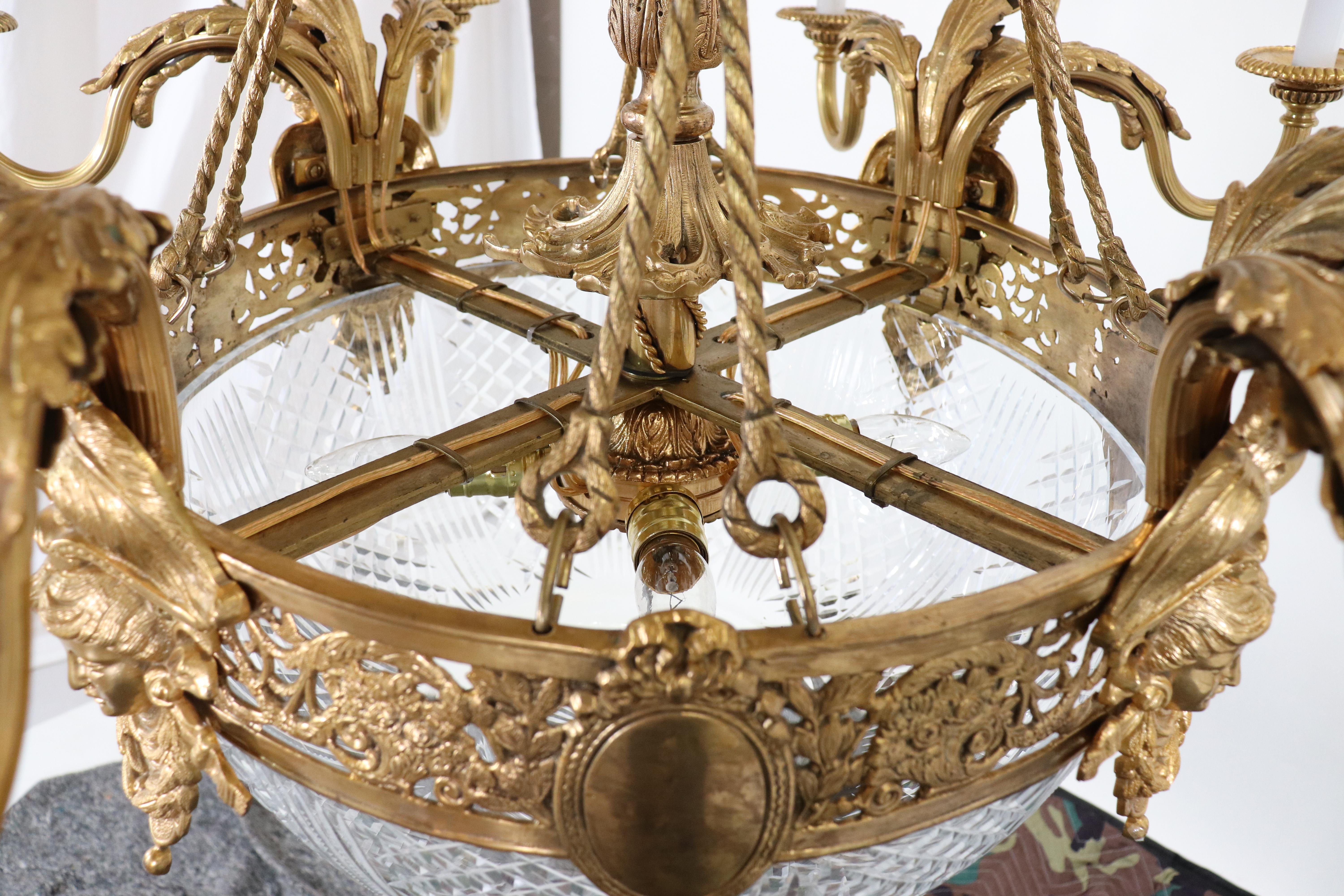Circa 1910 French Beaux-Arts Gilt Bronze Chandelier For Sale 1