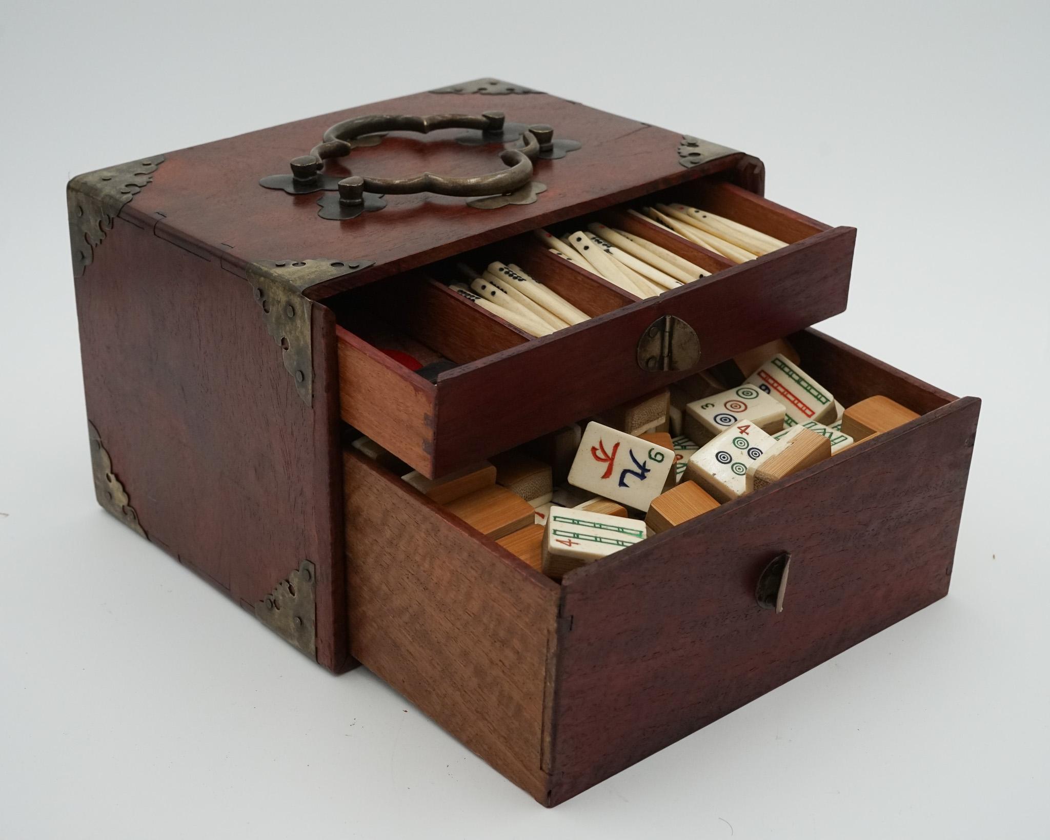 CiRCA 1910 HAMLEYS LONDON CHINESE BOX MAHJONG SET INCLUDING 4 SEASONS RACKS For Sale 4