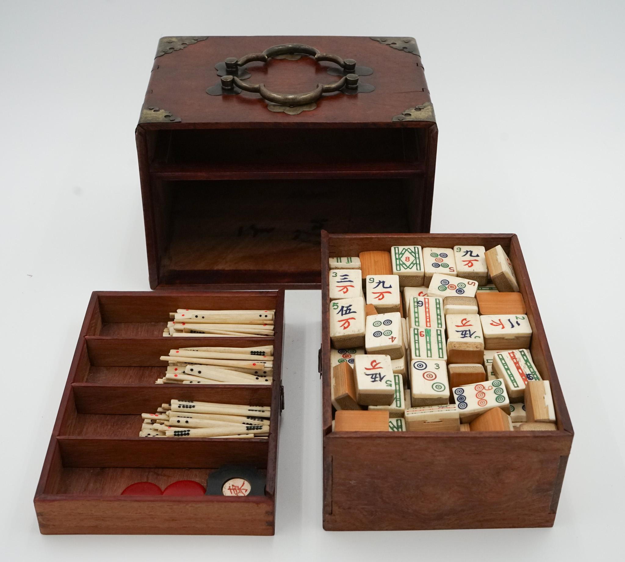 CiRCA 1910 HAMLEYS LONDON CHINESE BOX MAHJONG SET INCLUDING 4 SEASONS RACKS For Sale 5