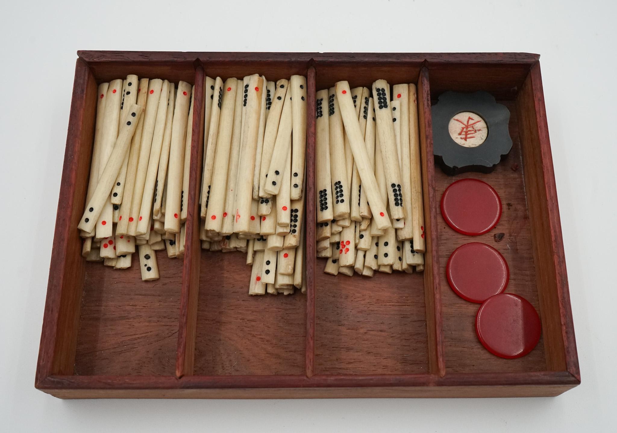 CiRCA 1910 HAMLEYS LONDON CHINESE BOX MAHJONG SET INCLUDING 4 SEASONS RACKS For Sale 6