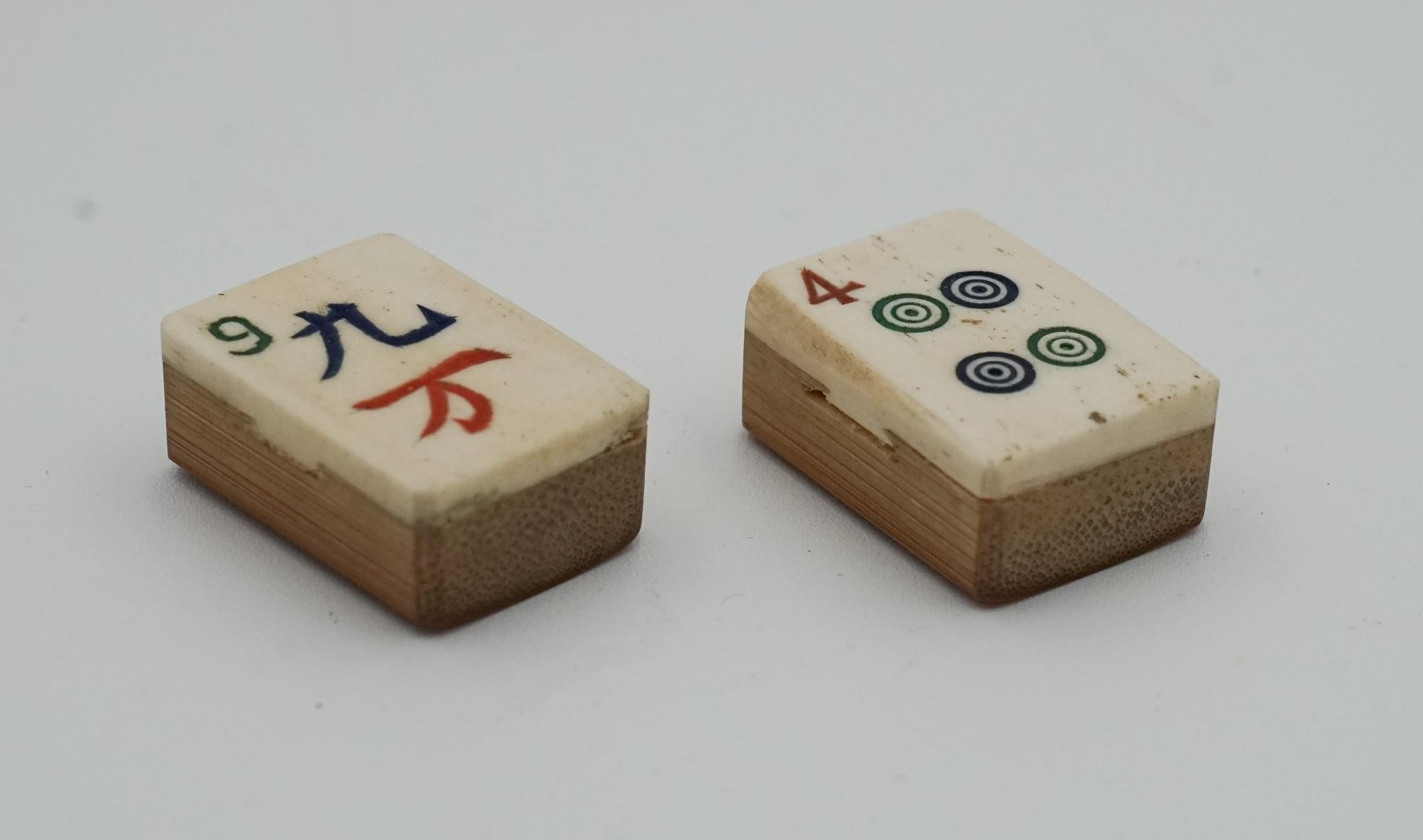 CiRCA 1910 HAMLEYS LONDON CHINESE BOX MAHJONG SET INCLUDING 4 SEASONS RACKS For Sale 8