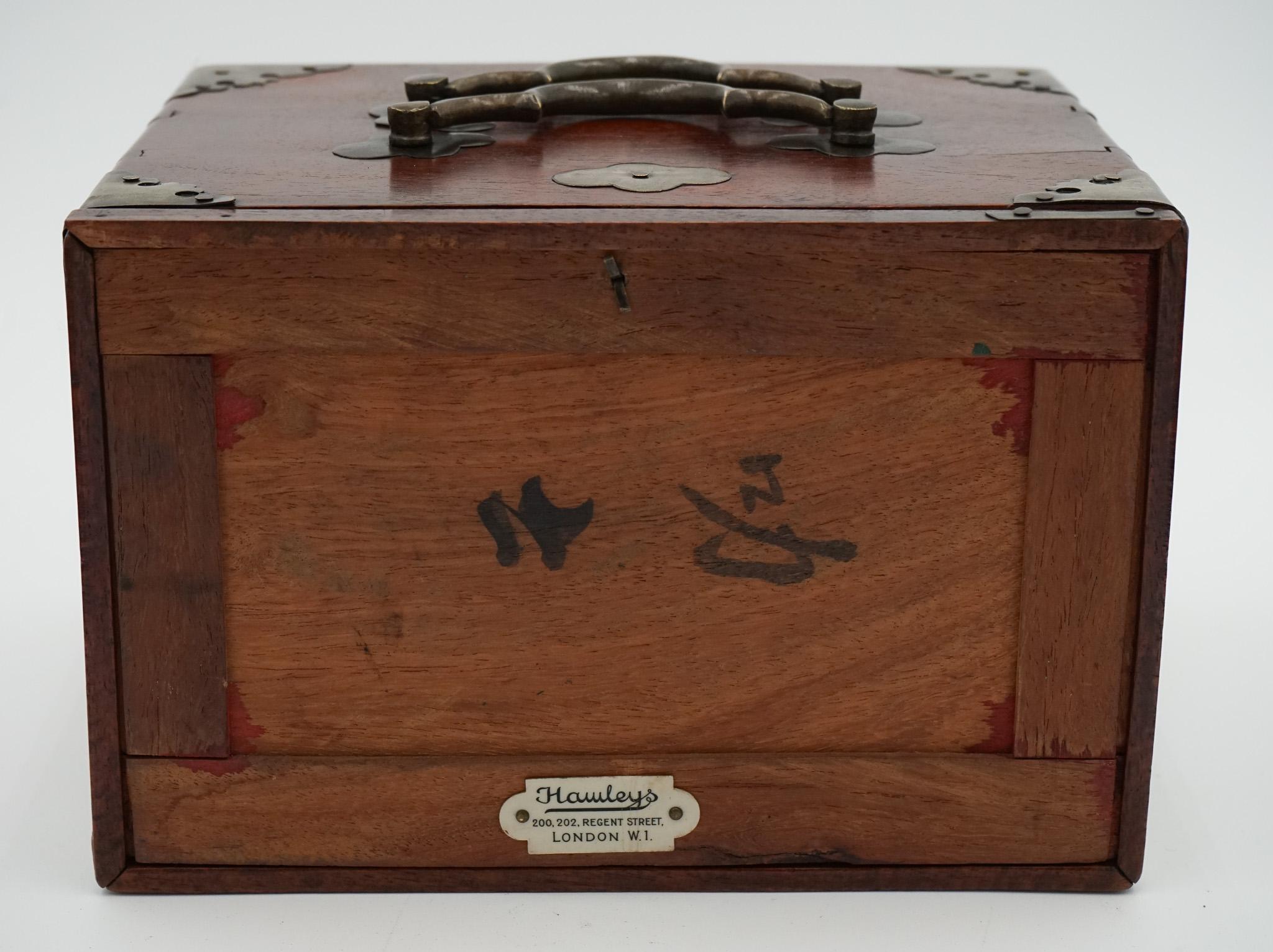 CiRCA 1910 HAMLEYS LONDON CHINESE BOX MAHJONG SET INCLUDING 4 SEASONS RACKS For Sale 10
