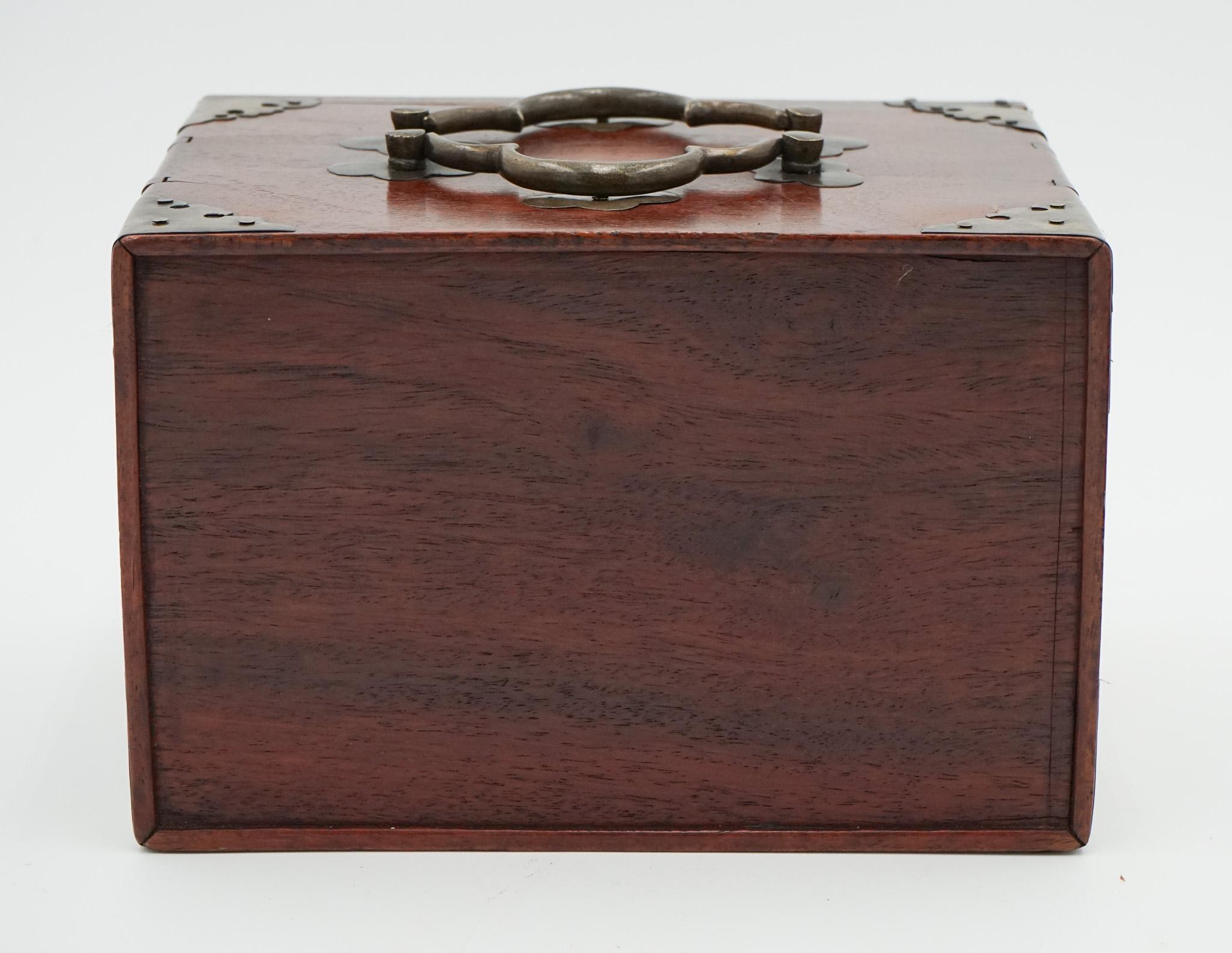 20th Century CiRCA 1910 HAMLEYS LONDON CHINESE BOX MAHJONG SET INCLUDING 4 SEASONS RACKS For Sale