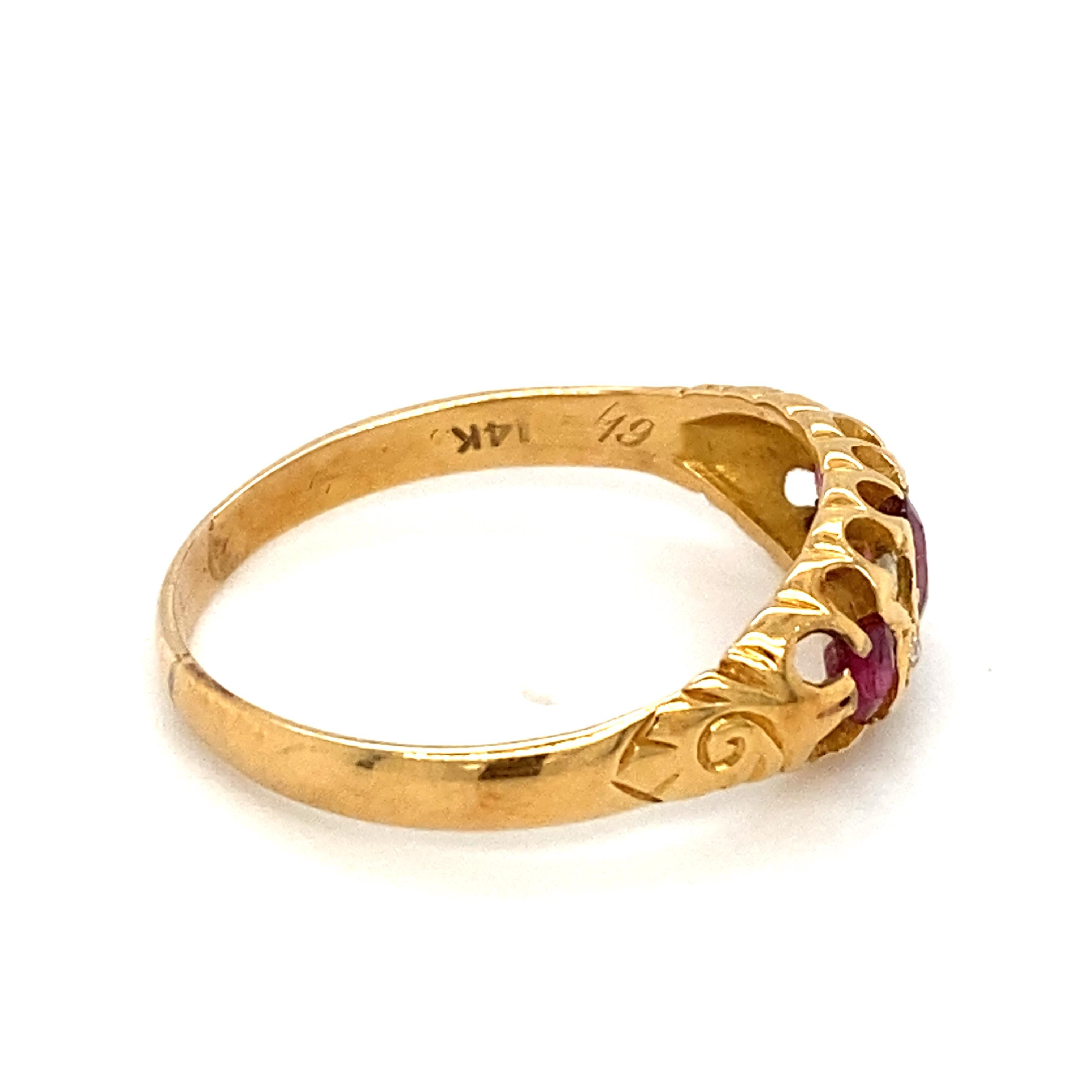 Circa 1910s Edwardian Oval Ruby and Diamond Ring in 14 Karat Yellow Gold For Sale 1