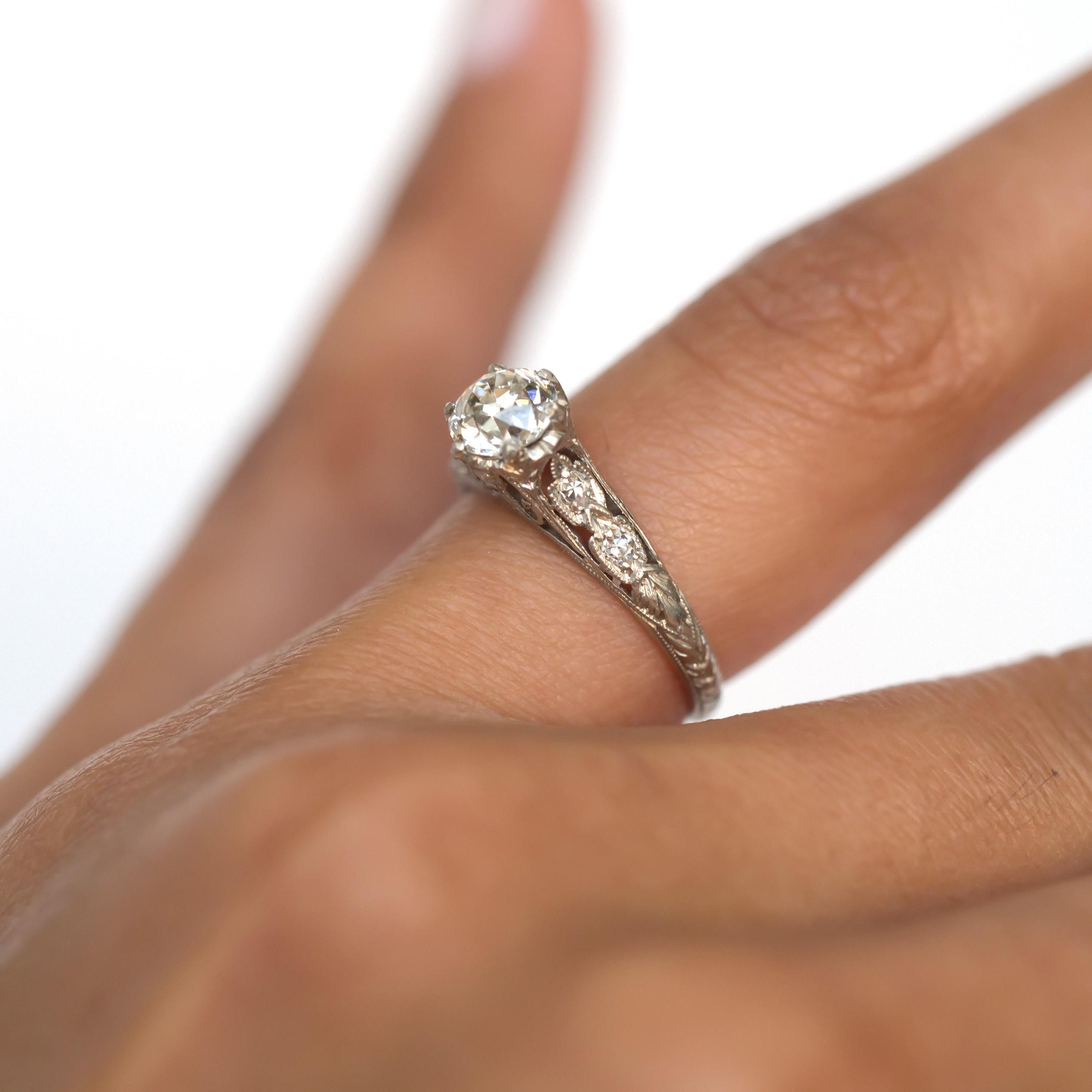 Circa 1910 Edwardian Platinum .93 ct Old European Cut Diamond Engagement Ring en vente 2