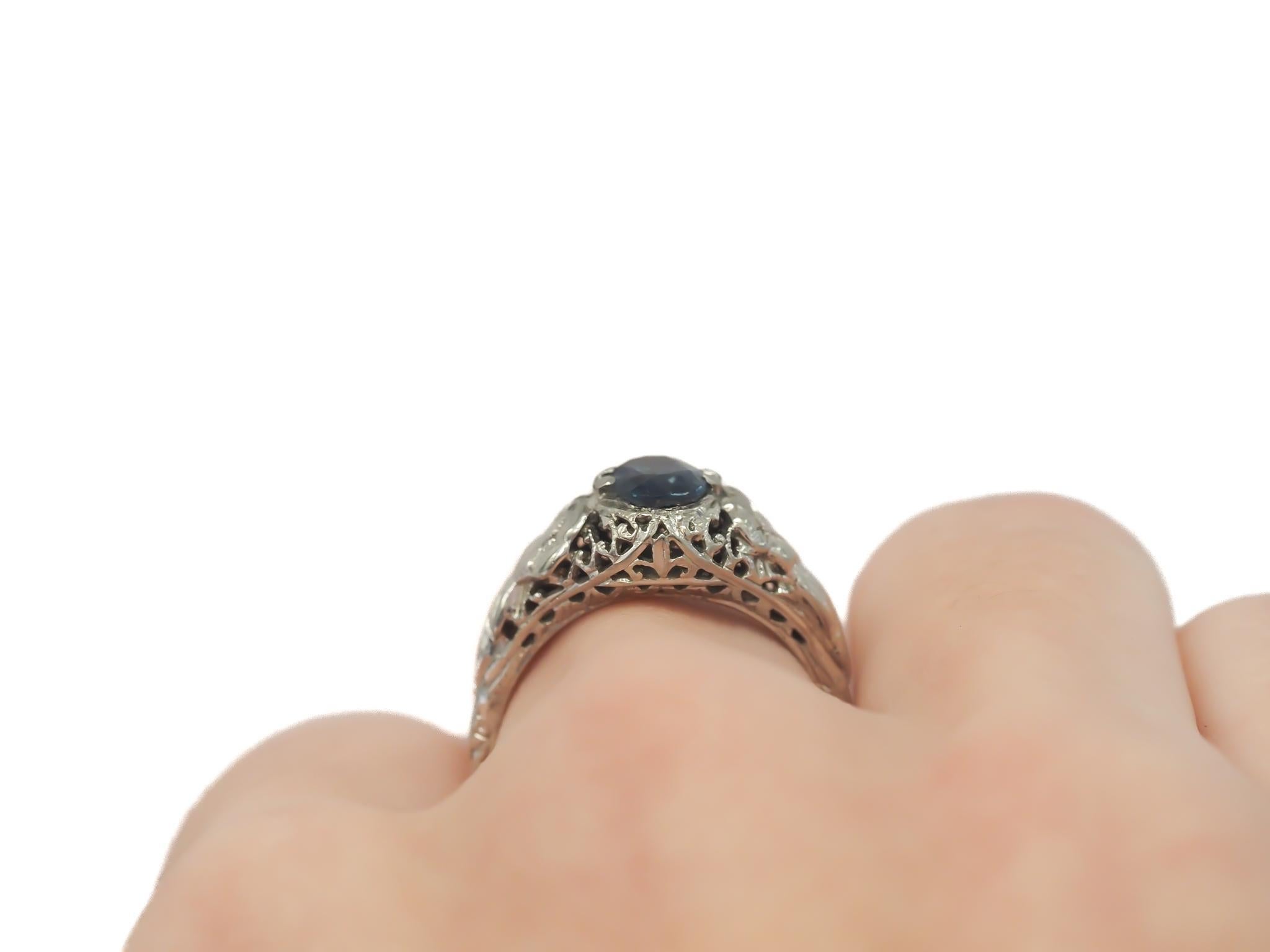 Circa 1910s GIA 1.08ct Unheated Blue Sapphire Engagement Ring In Good Condition For Sale In Hicksville, NY