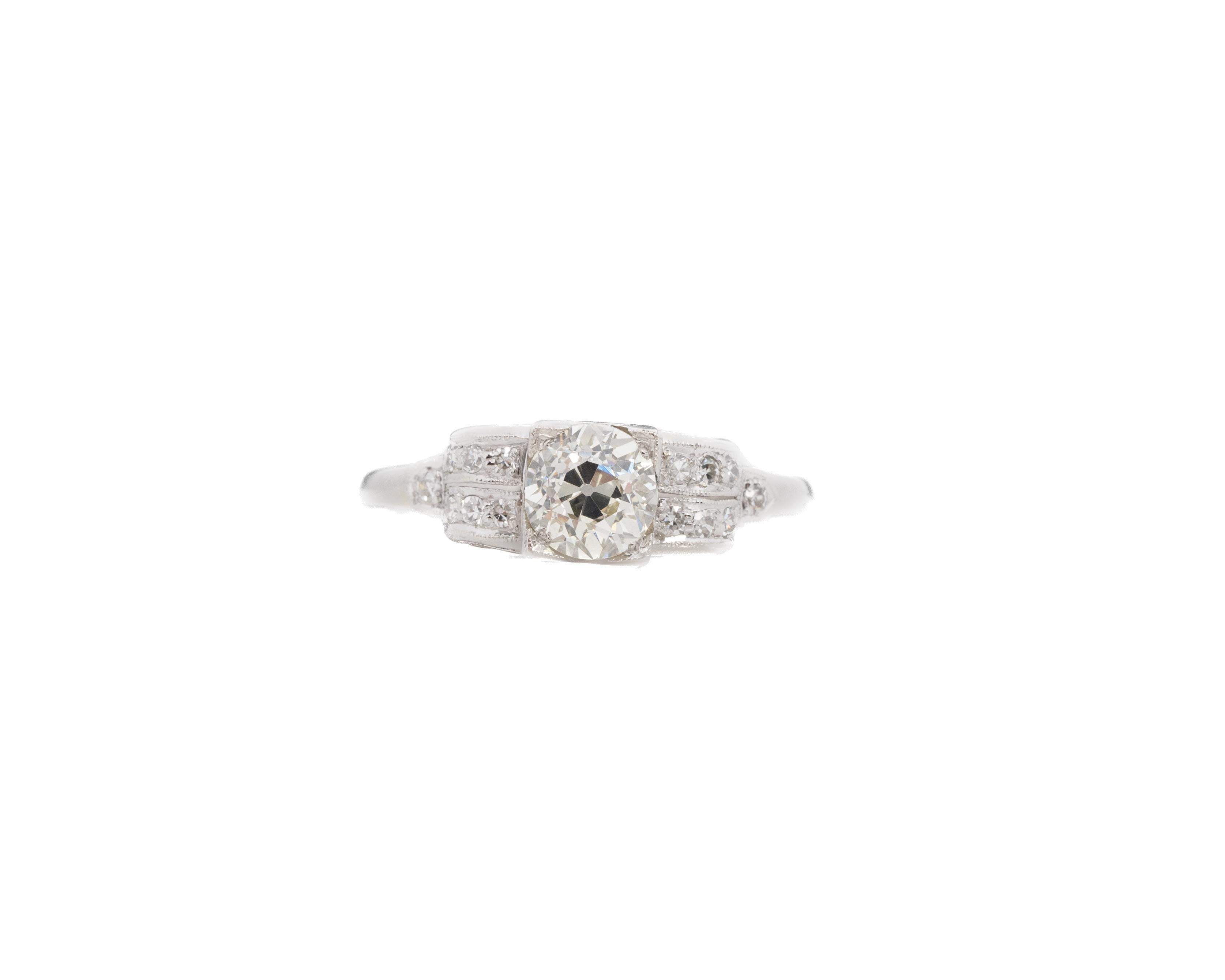 Année : 1910
Détails de l'article :
Taille de l'anneau : 8.25
Type de métal : Platine [poinçonné et testé].
Poids : 4,4 grammes
Détails du diamant central :
Rapport GIA : 2239242316
Poids : 1,10ct poids total
Coupe : Vieux brillant européen
Couleur
