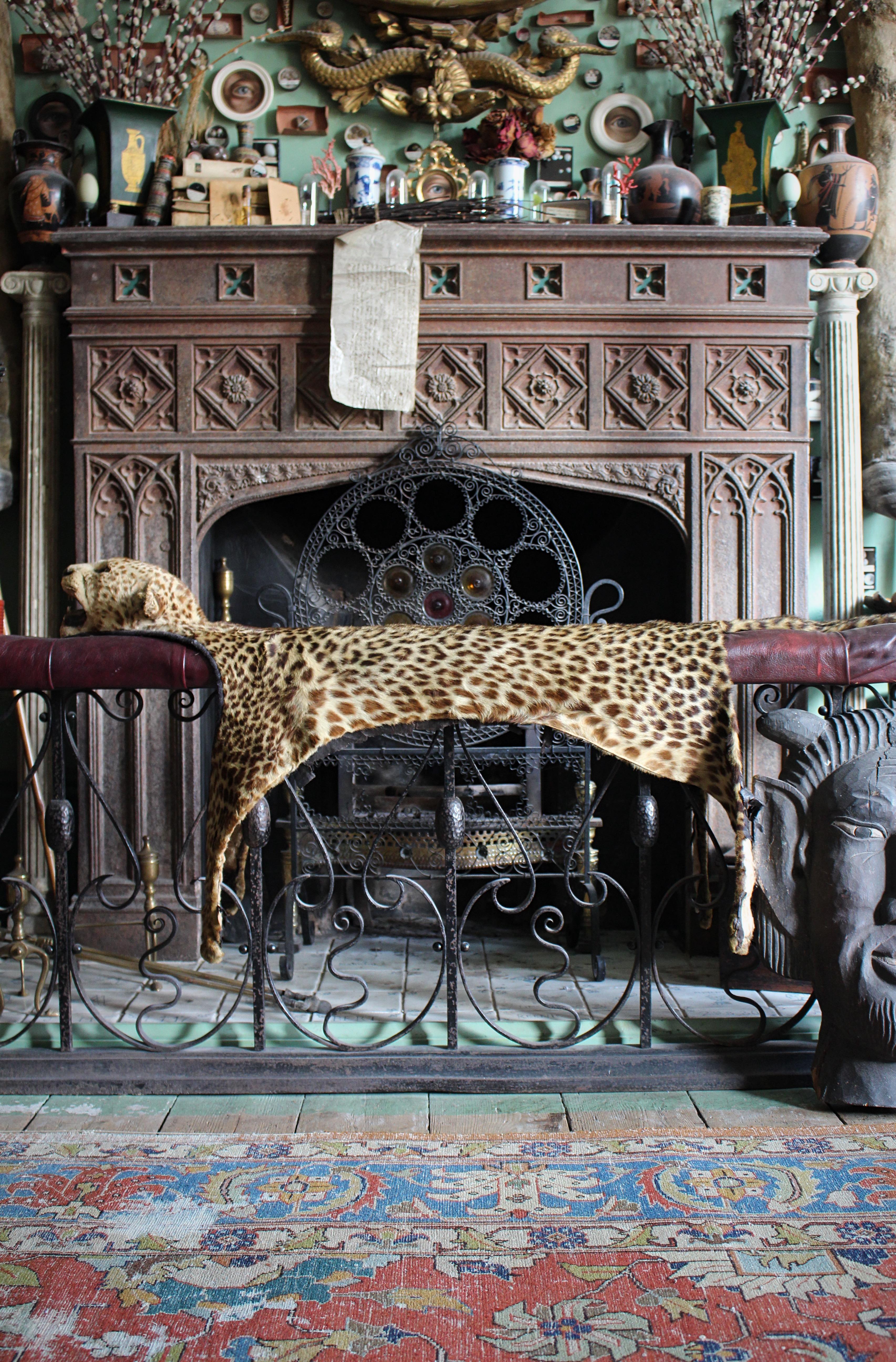 CIRCA 1912 Afrikanischer Leopardenjungfernteppich von Edward Gerrard & Sons London im Angebot 5