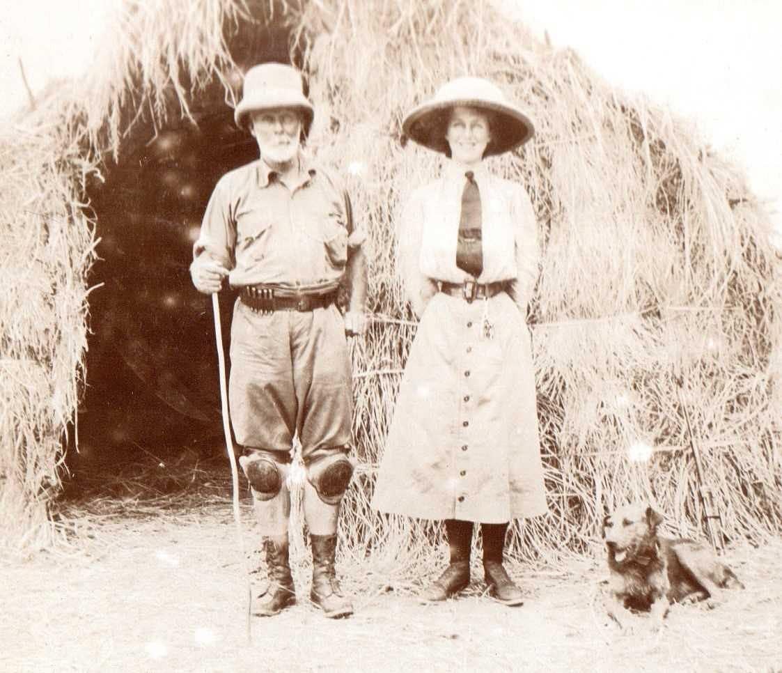 CIRCA 1912 Afrikanischer Leopardenjungfernteppich von Edward Gerrard & Sons London (Britisch) im Angebot