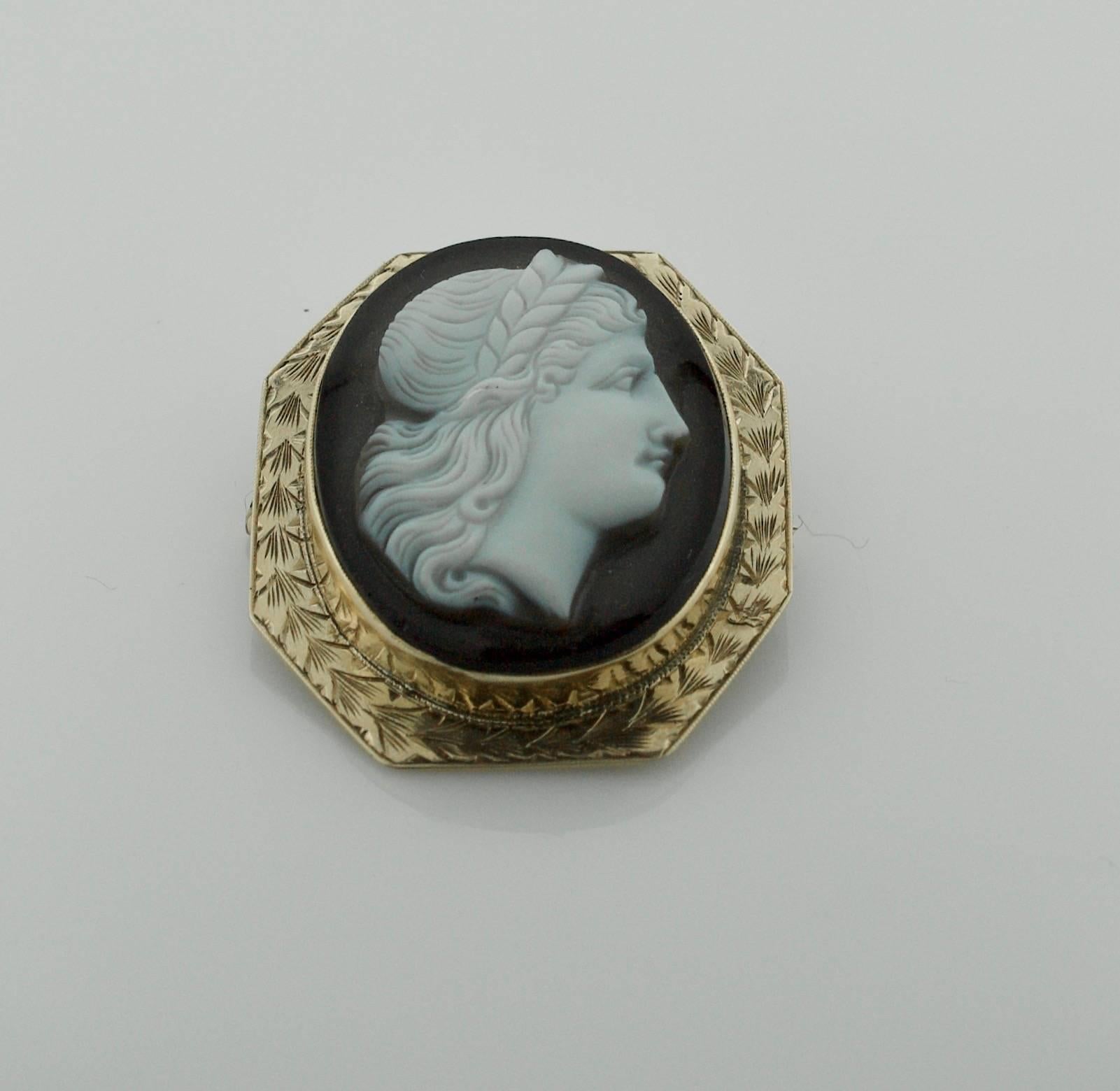 Circa 1915 Stone Cameo Brooch/Pendant in Yellow Gold
Depicting a Beauty of 1915