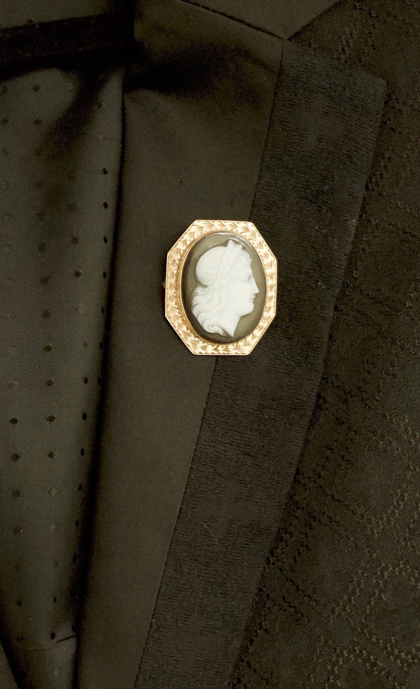 Stone Cameo Brooch or Pendant in Yellow Gold, circa 1915 For Sale 1