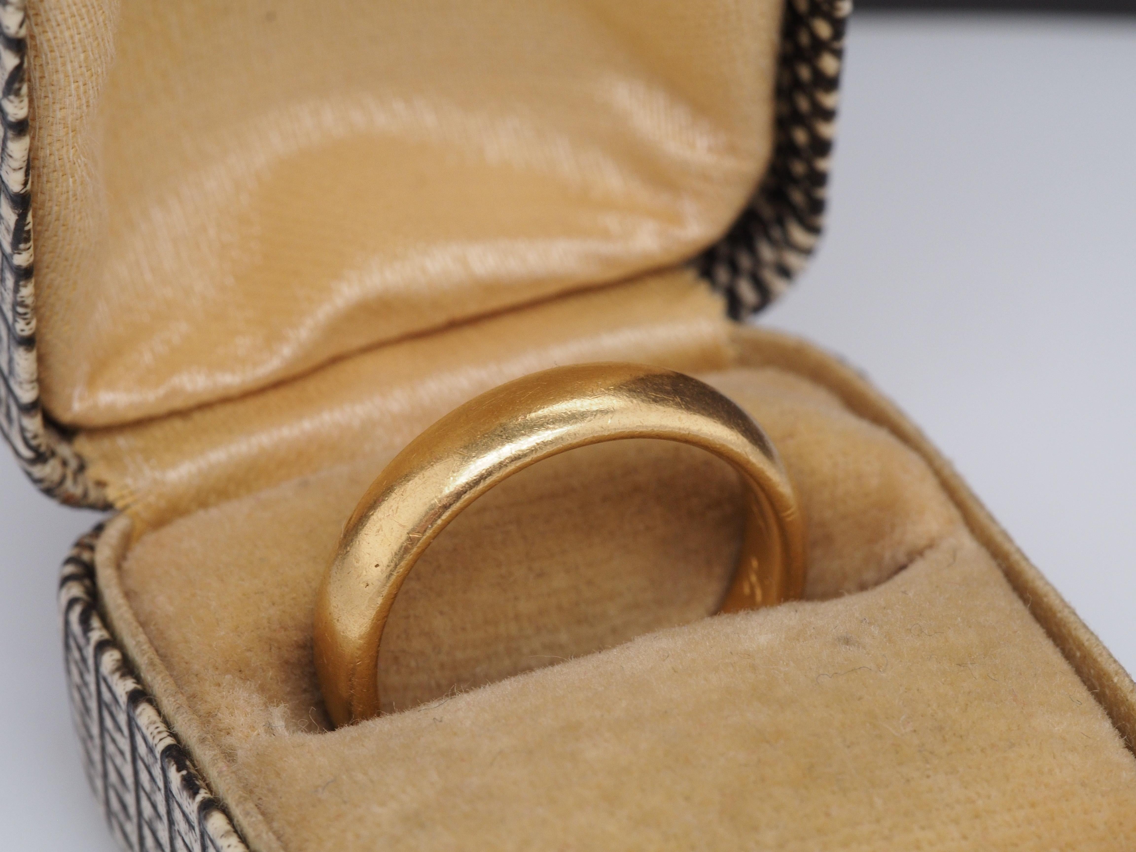 Circa 1918 Tiffany & Co Ehering mit Datumsgravur, 22 Karat Gelbgold (Edwardian)