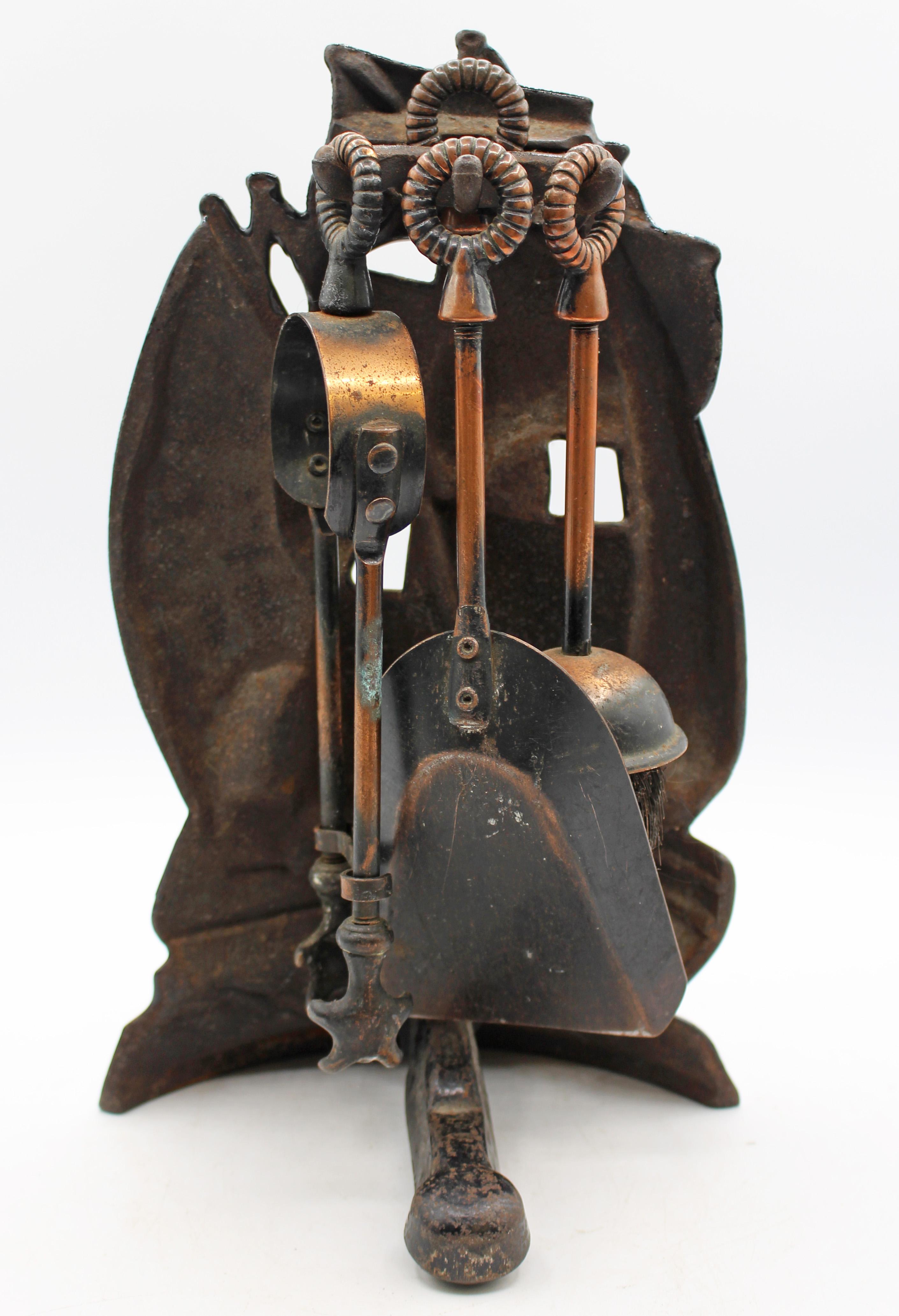 CIRCA 1920-30er Jahre Englisch Schiff Companion Feuer Werkzeug Set (Art déco) im Angebot