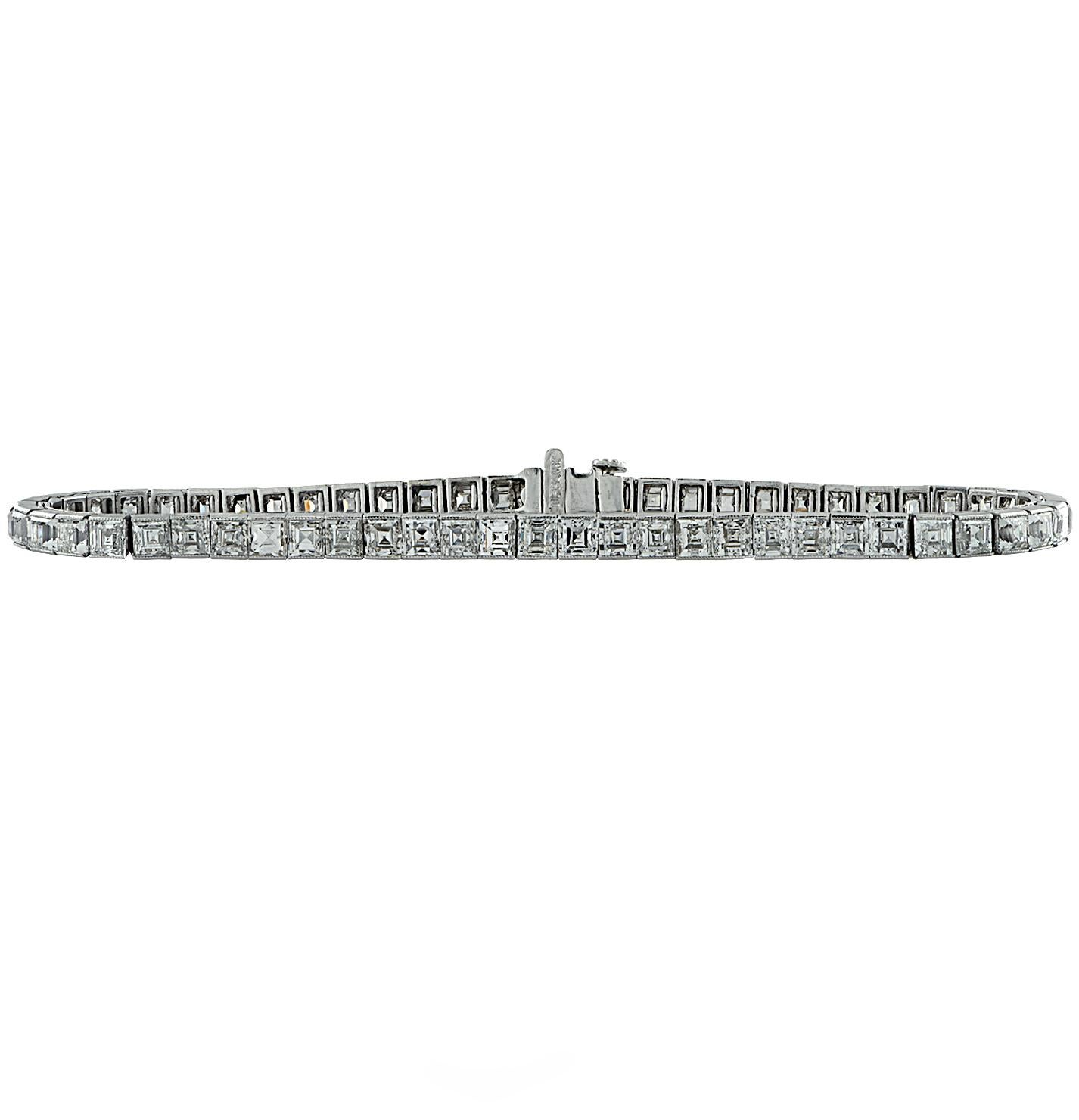 Women's Circa 1920 Art Deco Tiffany & Co. 8.25 Carat Carre Cut Diamond Tennis Bracelet