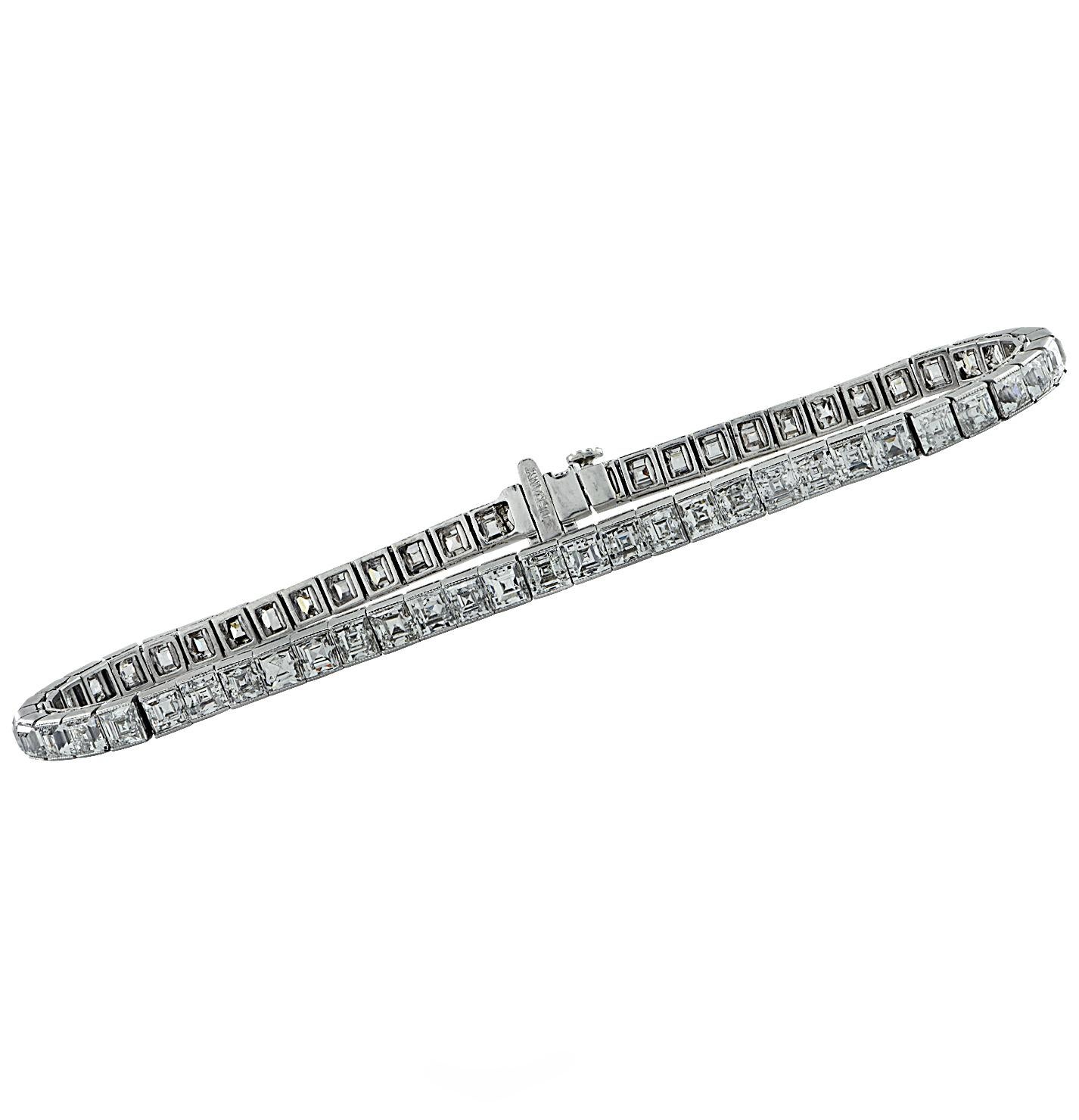 Circa 1920 Art Deco Tiffany & Co. 8.25 Carat Carre Cut Diamond Tennis Bracelet 2