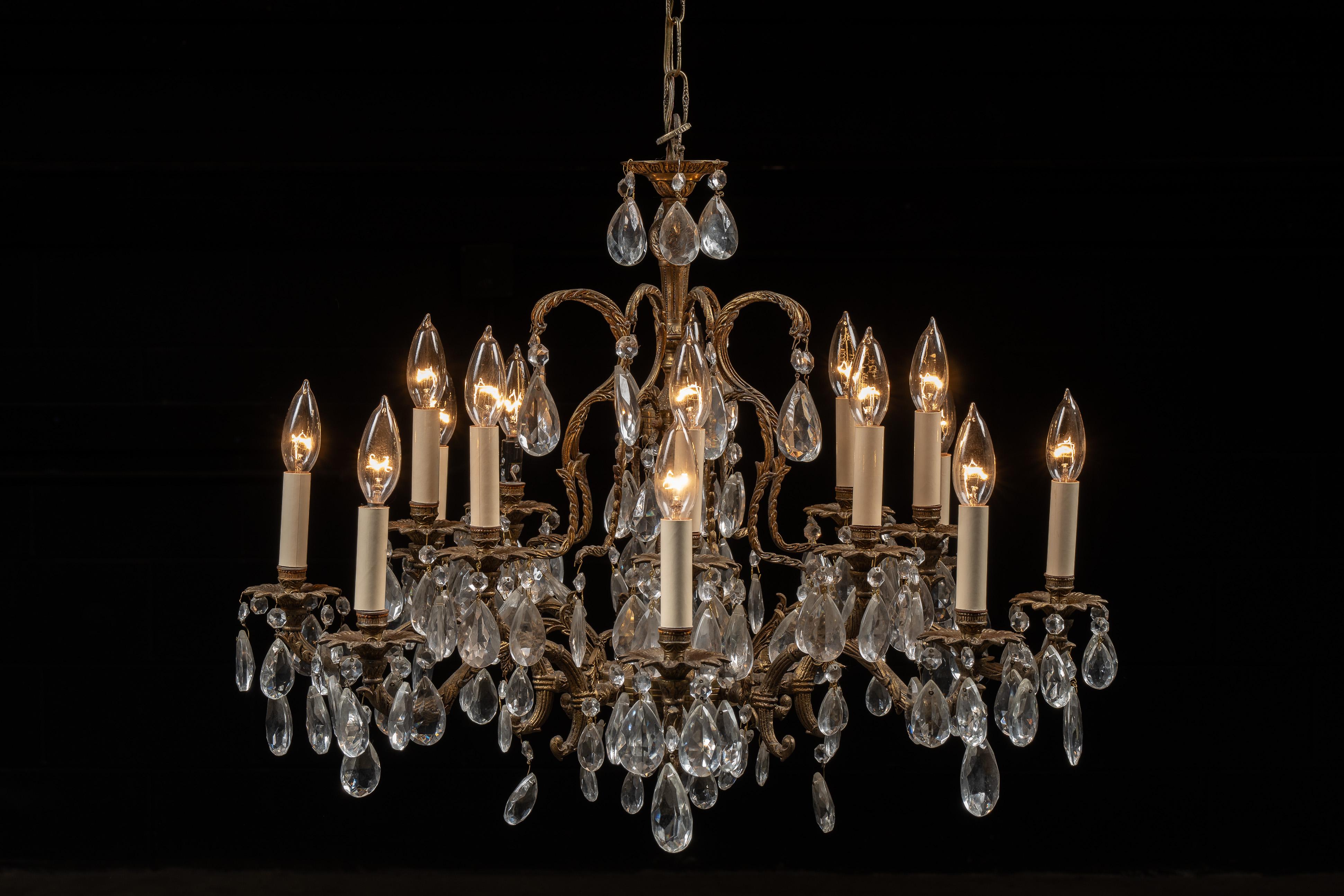 lampadario Art Nouveau in ottone e cristallo del 1920 circa in vendita 6