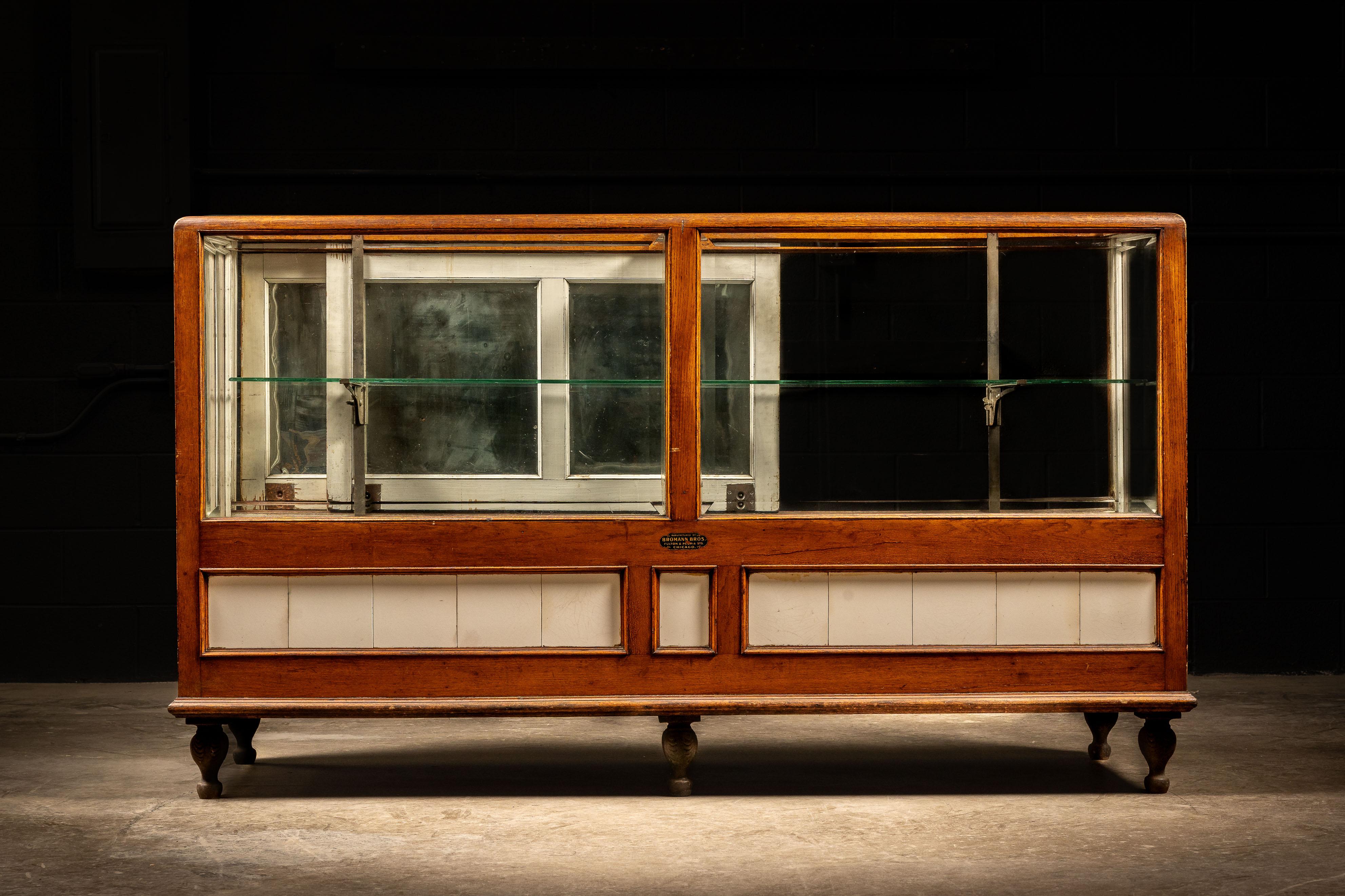 circa 1920 Bromann Brothers Mercantile Display In Good Condition For Sale In Dekalb, IL