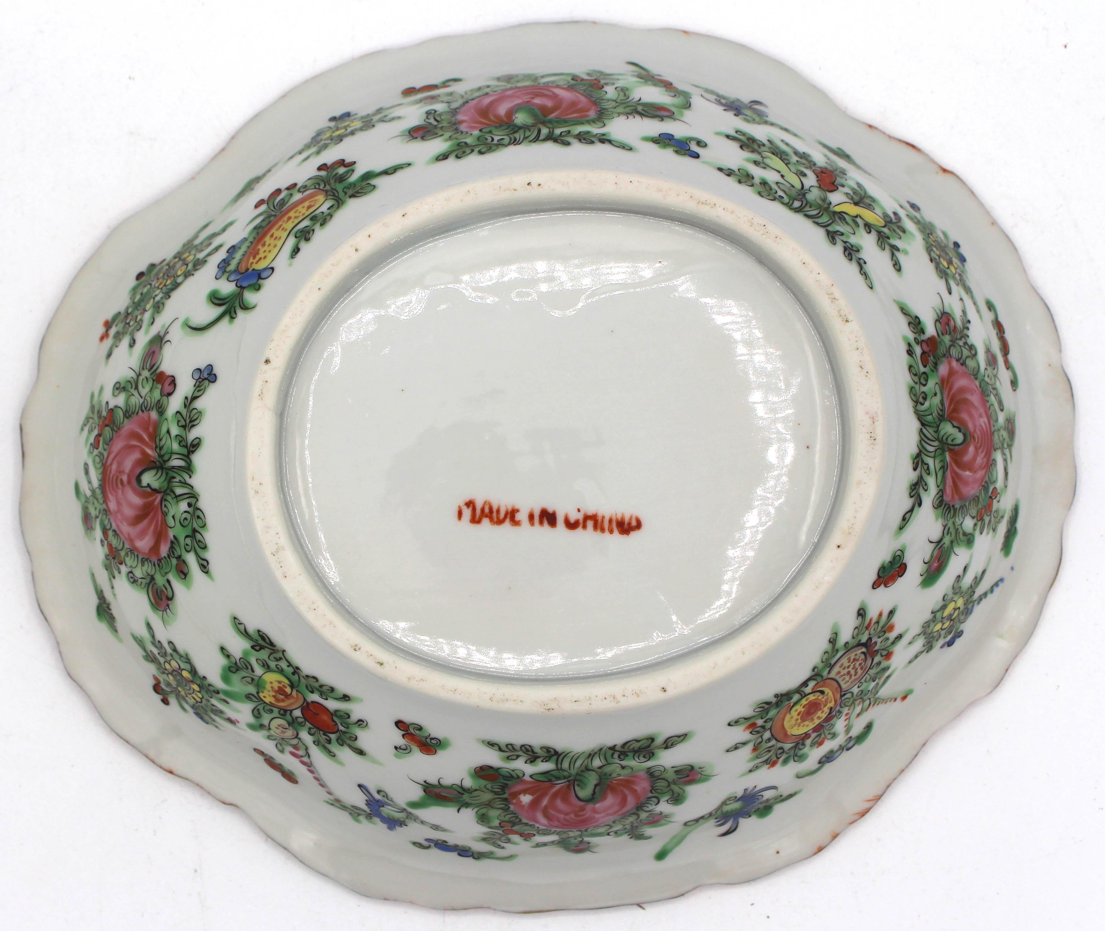 20th Century Circa 1920 Chinese Export Rose Canton Nest of 3 Oval Serving Bowls