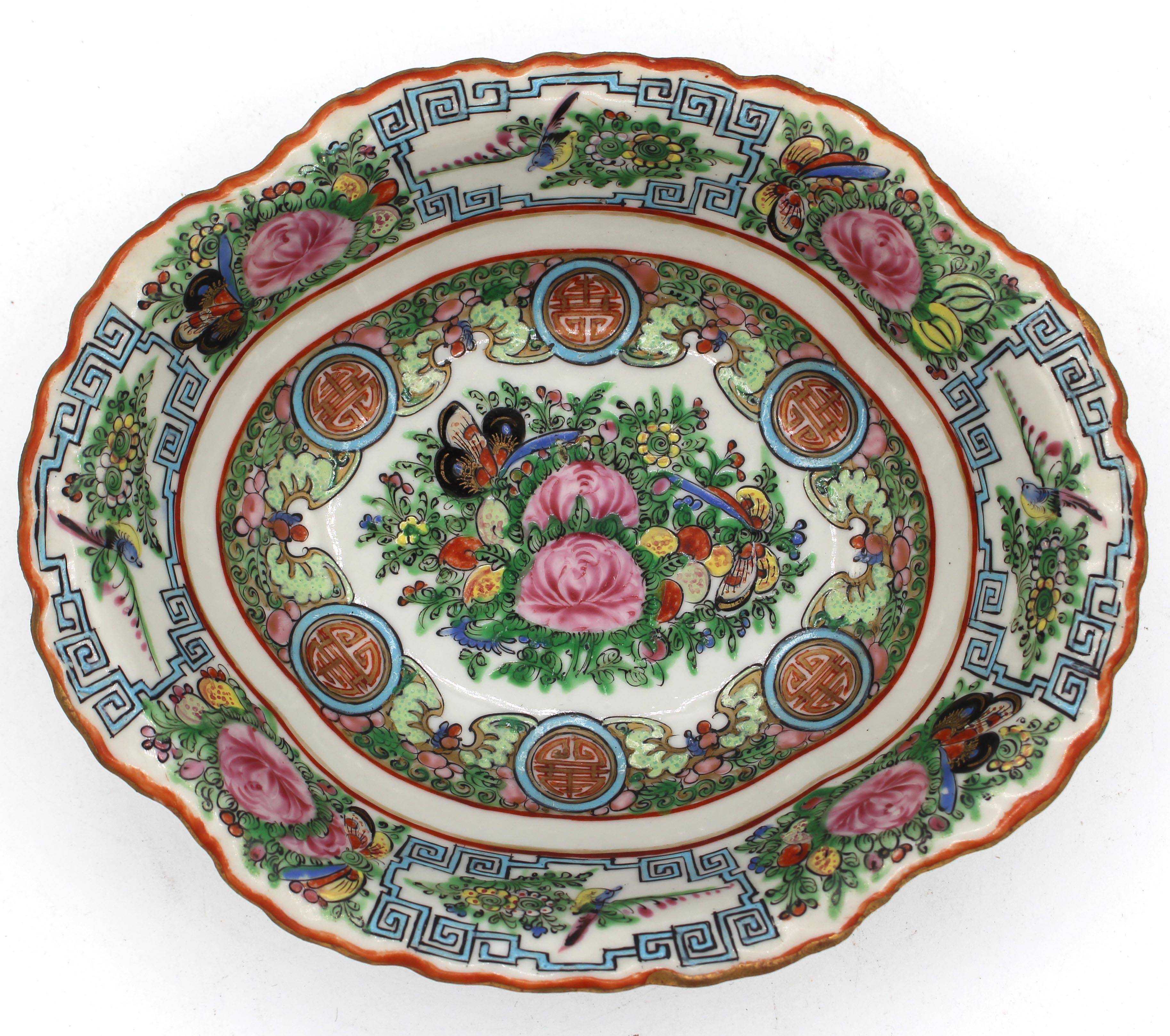 Ceramic Circa 1920 Chinese Export Rose Canton Nest of 3 Oval Serving Bowls